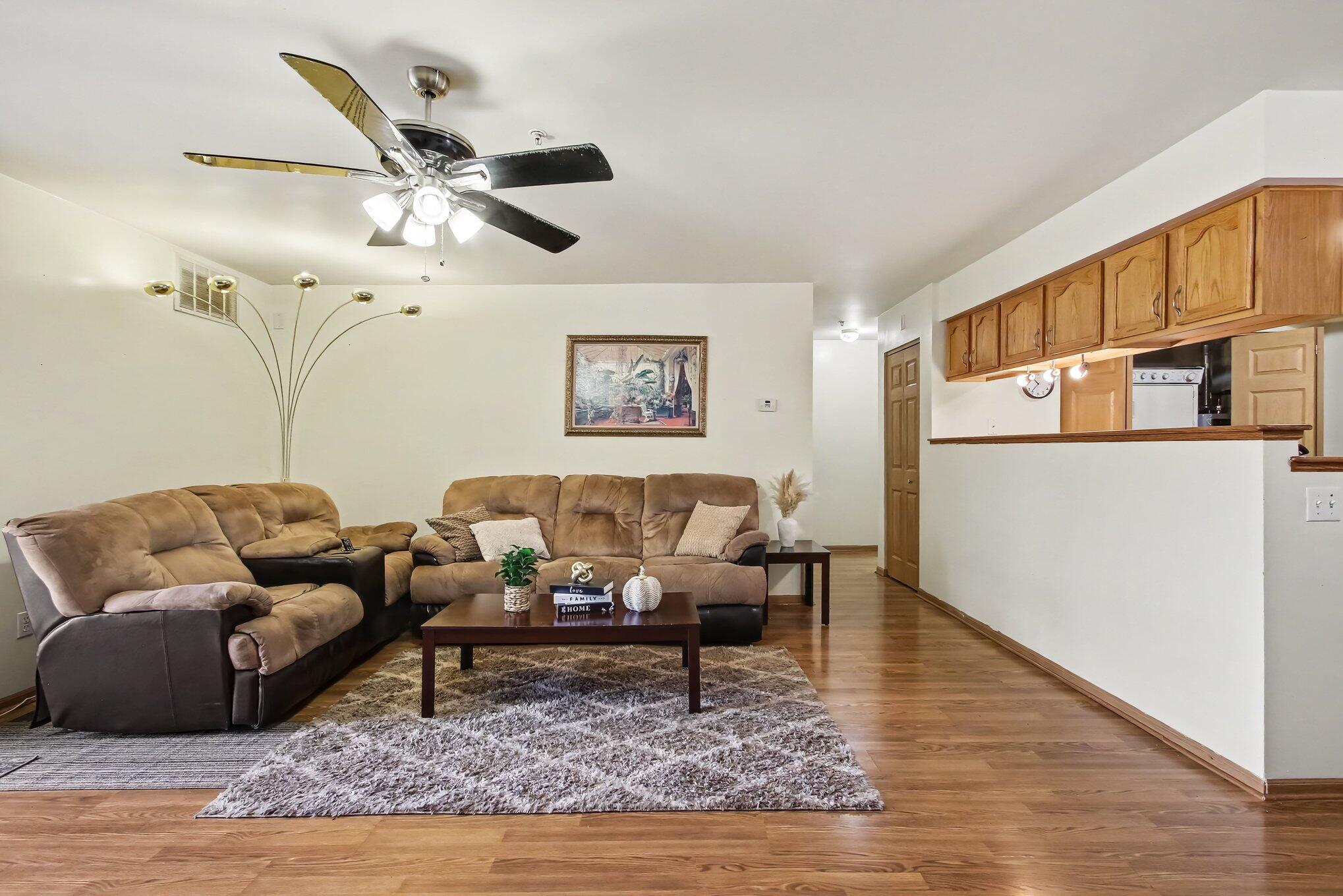 2039 W 75th Place Unit: 15