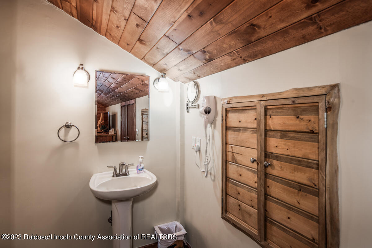 110 Sun Mountain Loop