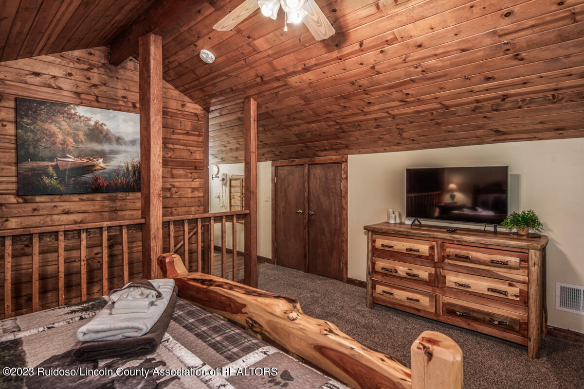 110 Sun Mountain Loop