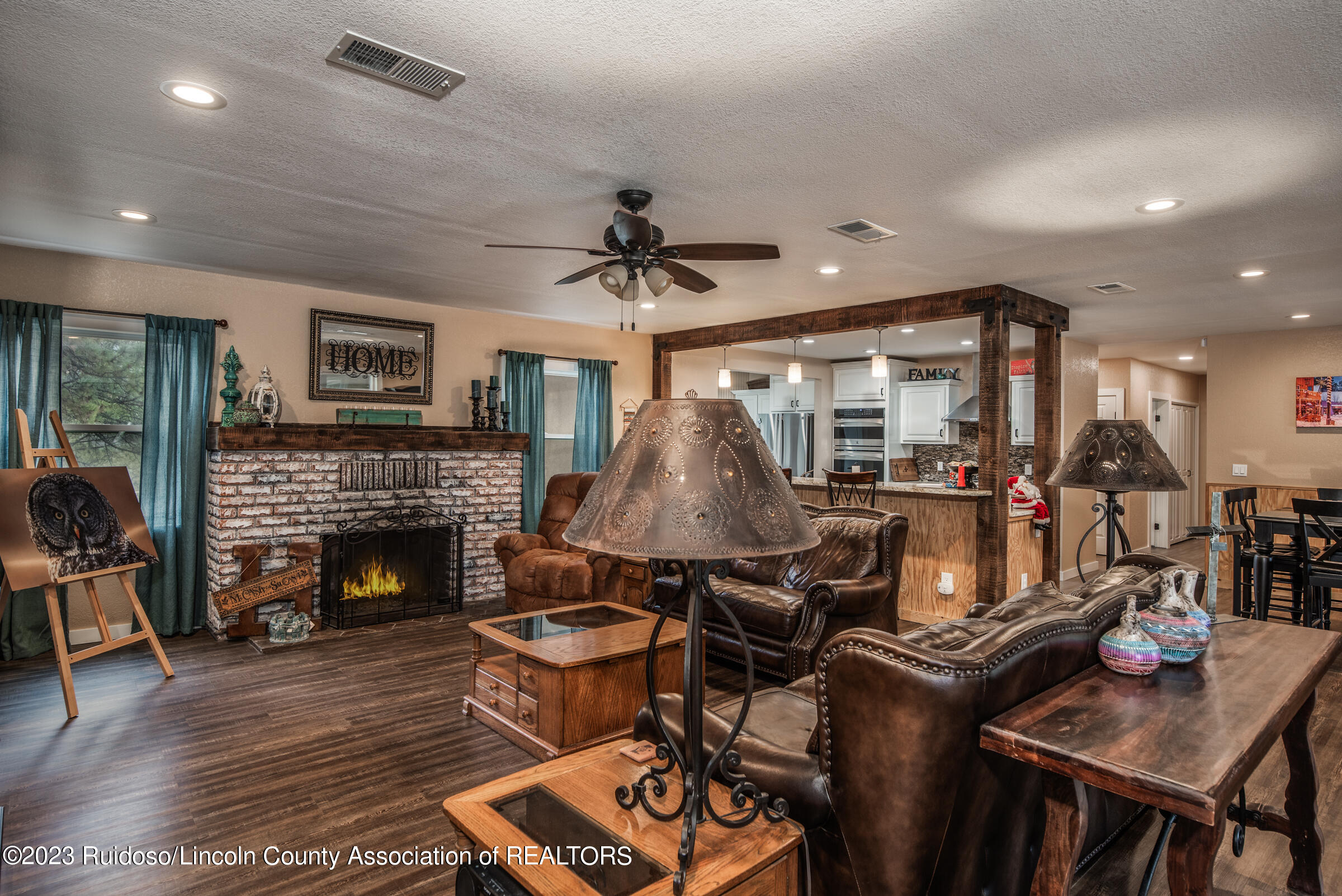 309 La Luz Lane