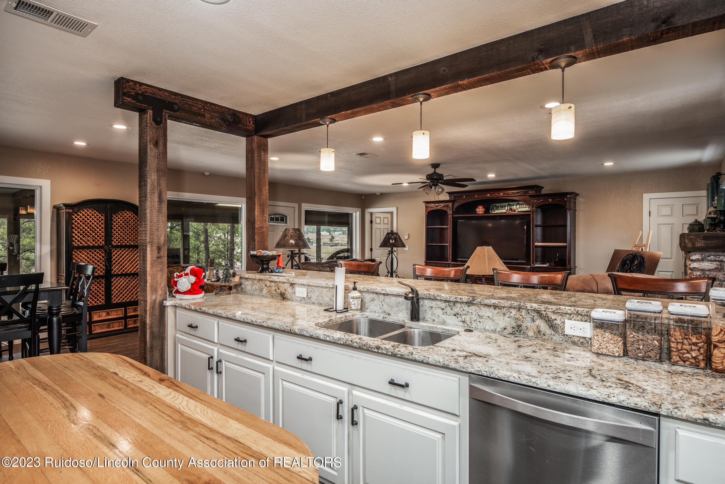 309 La Luz Lane