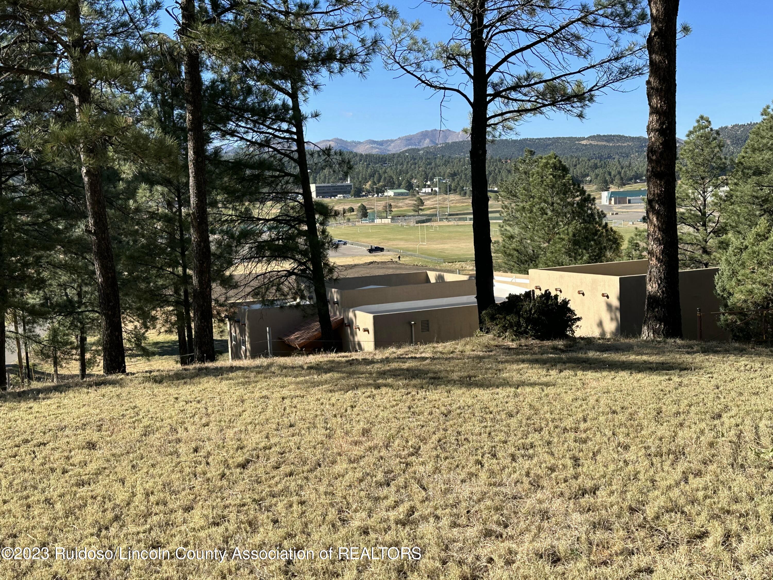 309 La Luz Lane
