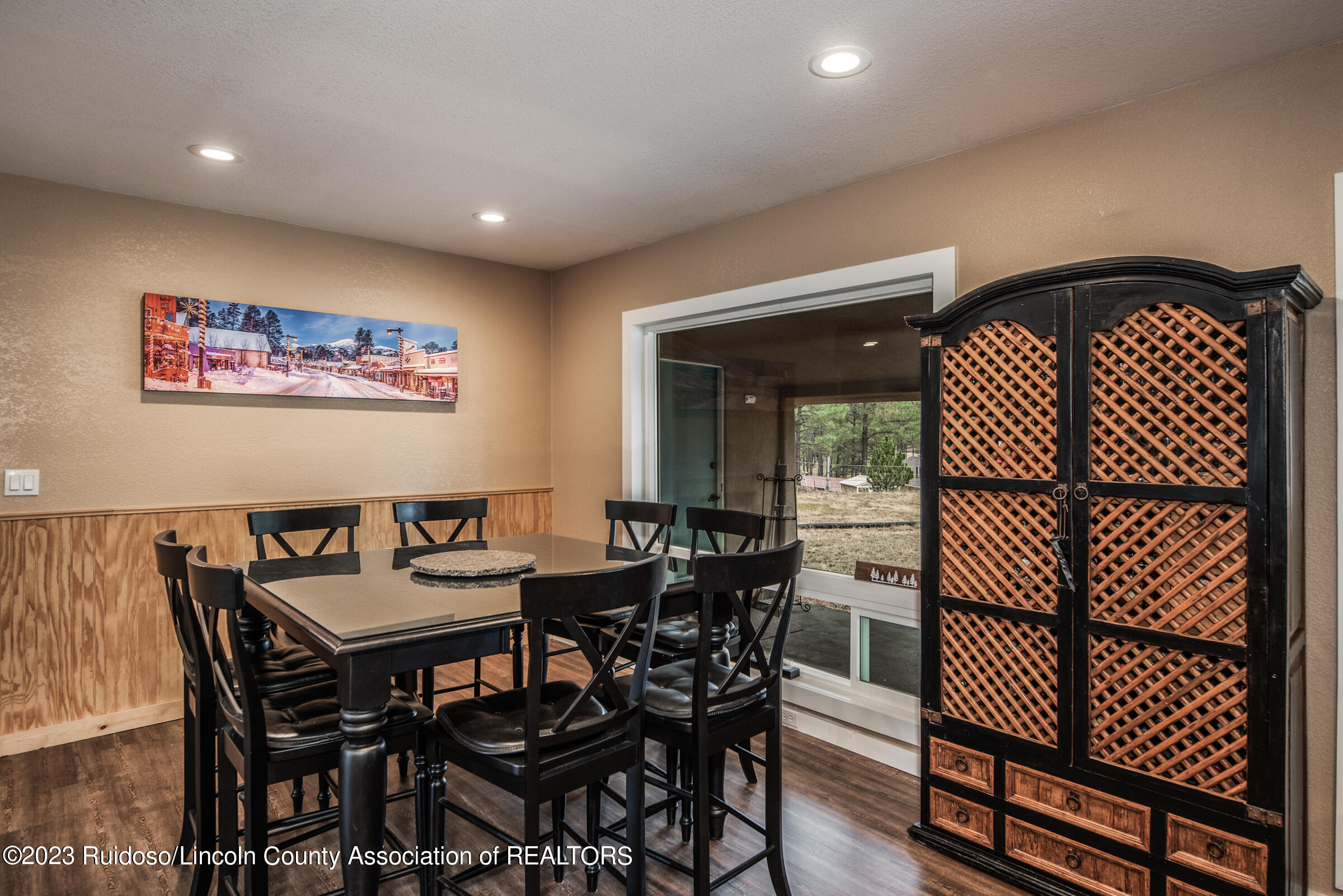 309 La Luz Lane