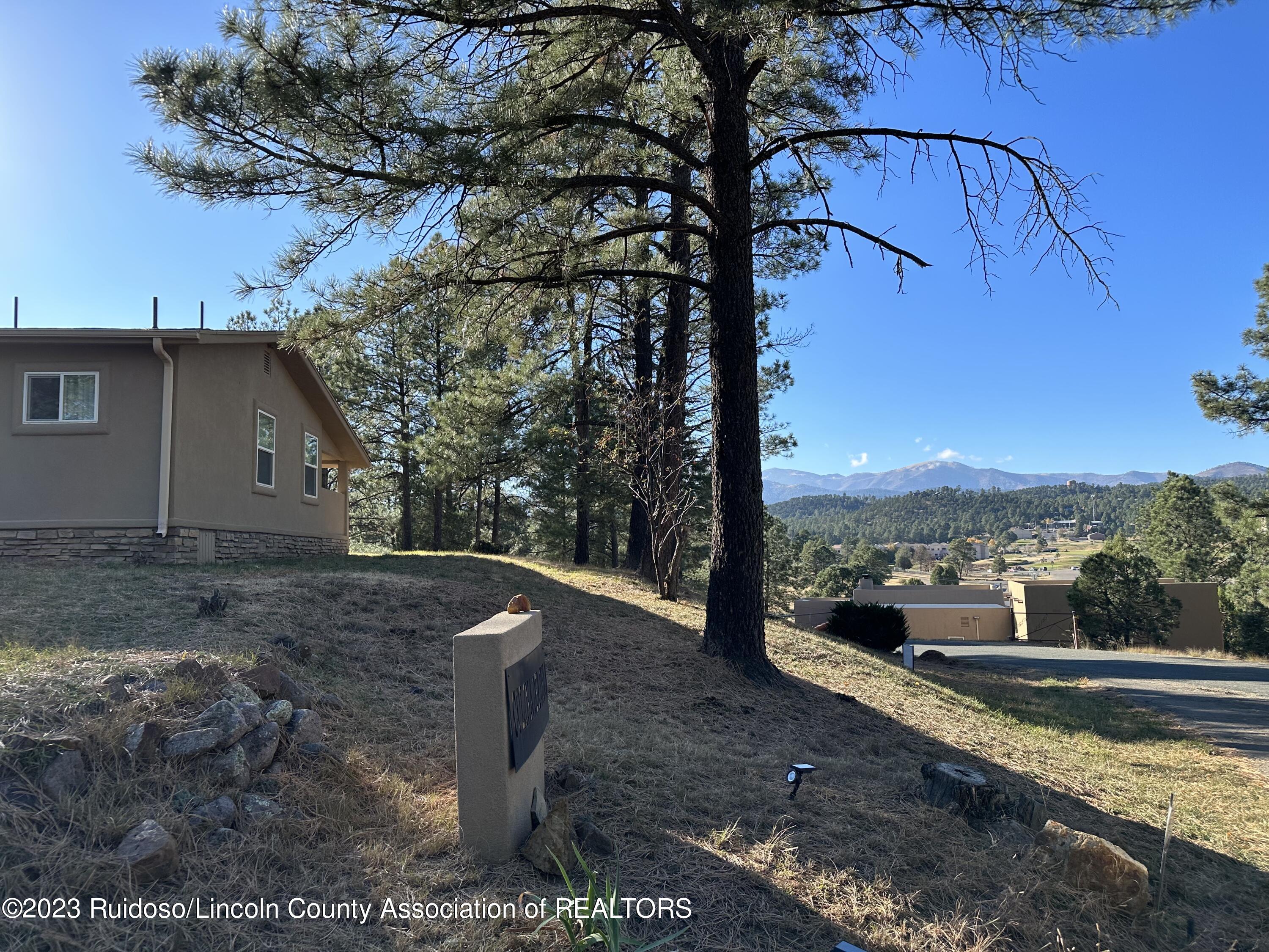 309 La Luz Lane