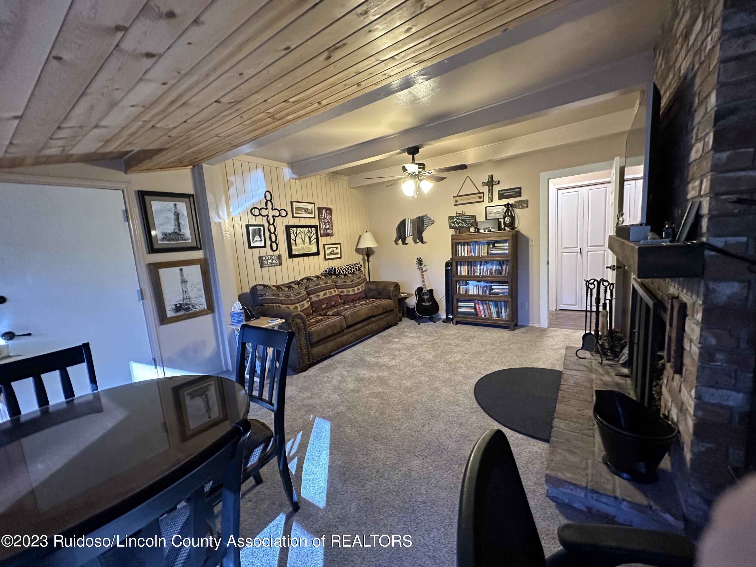 309 La Luz Lane