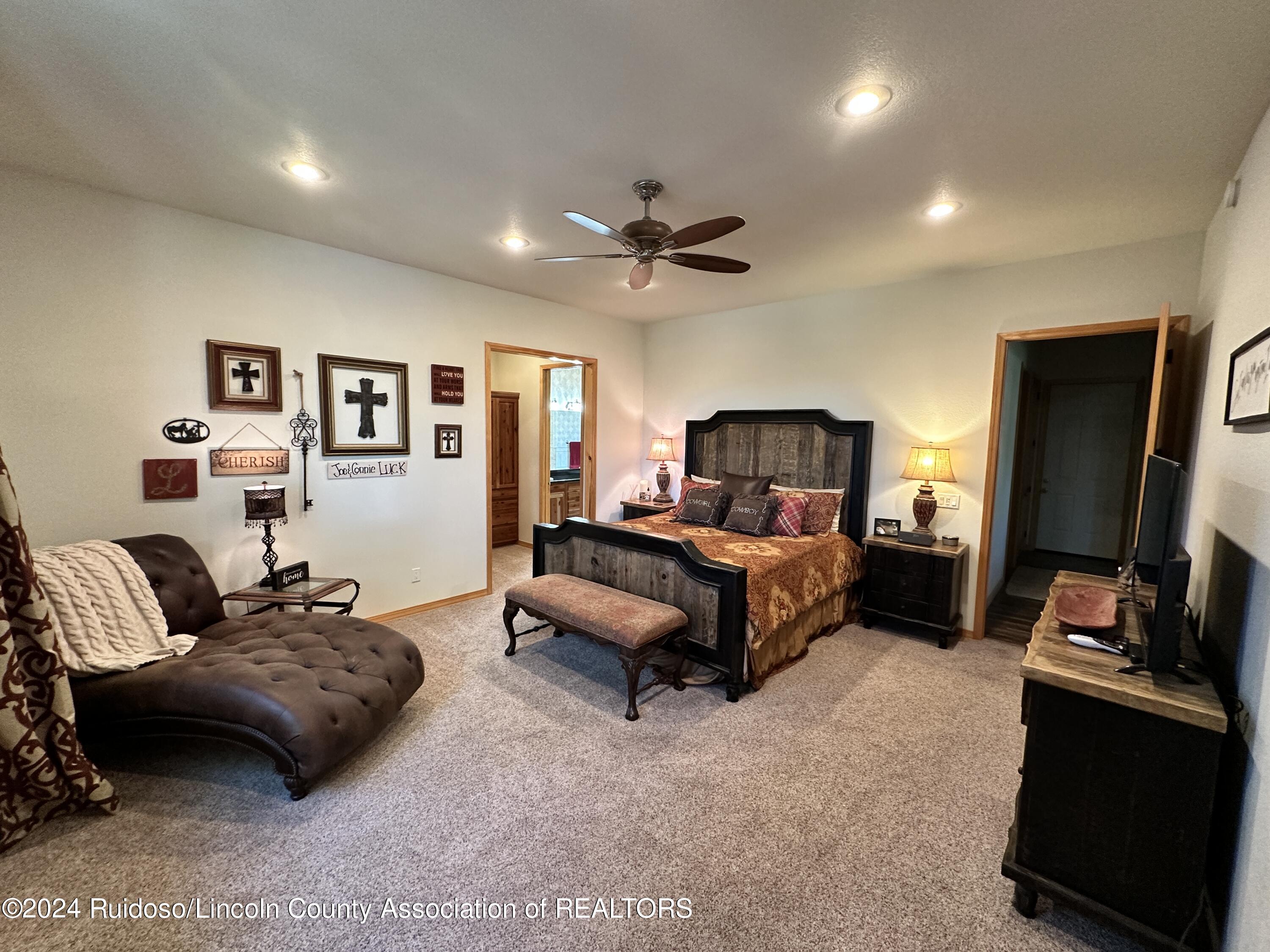 128 Vail Loop