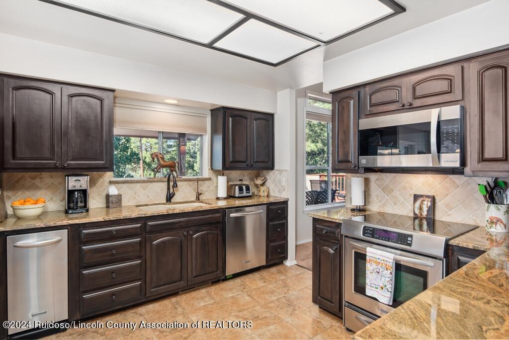 104 Wolf Run Lane