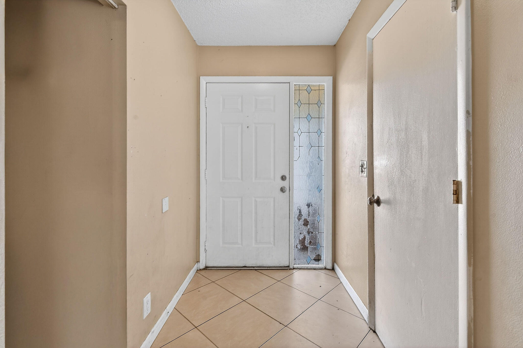 184 Greentree Circle