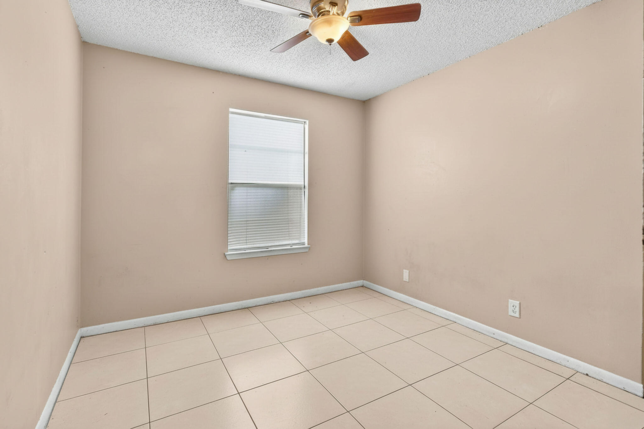 184 Greentree Circle