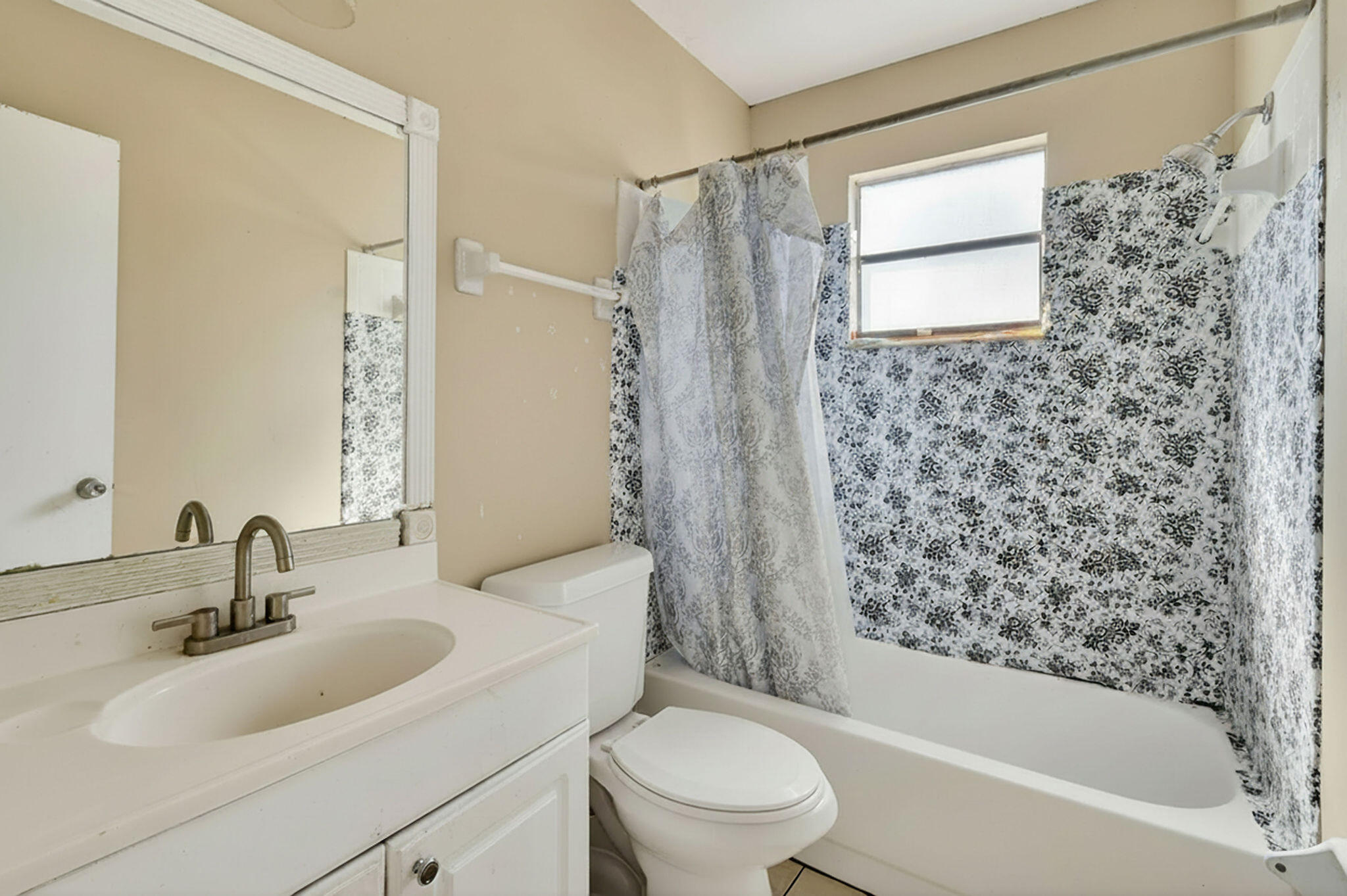 184 Greentree Circle