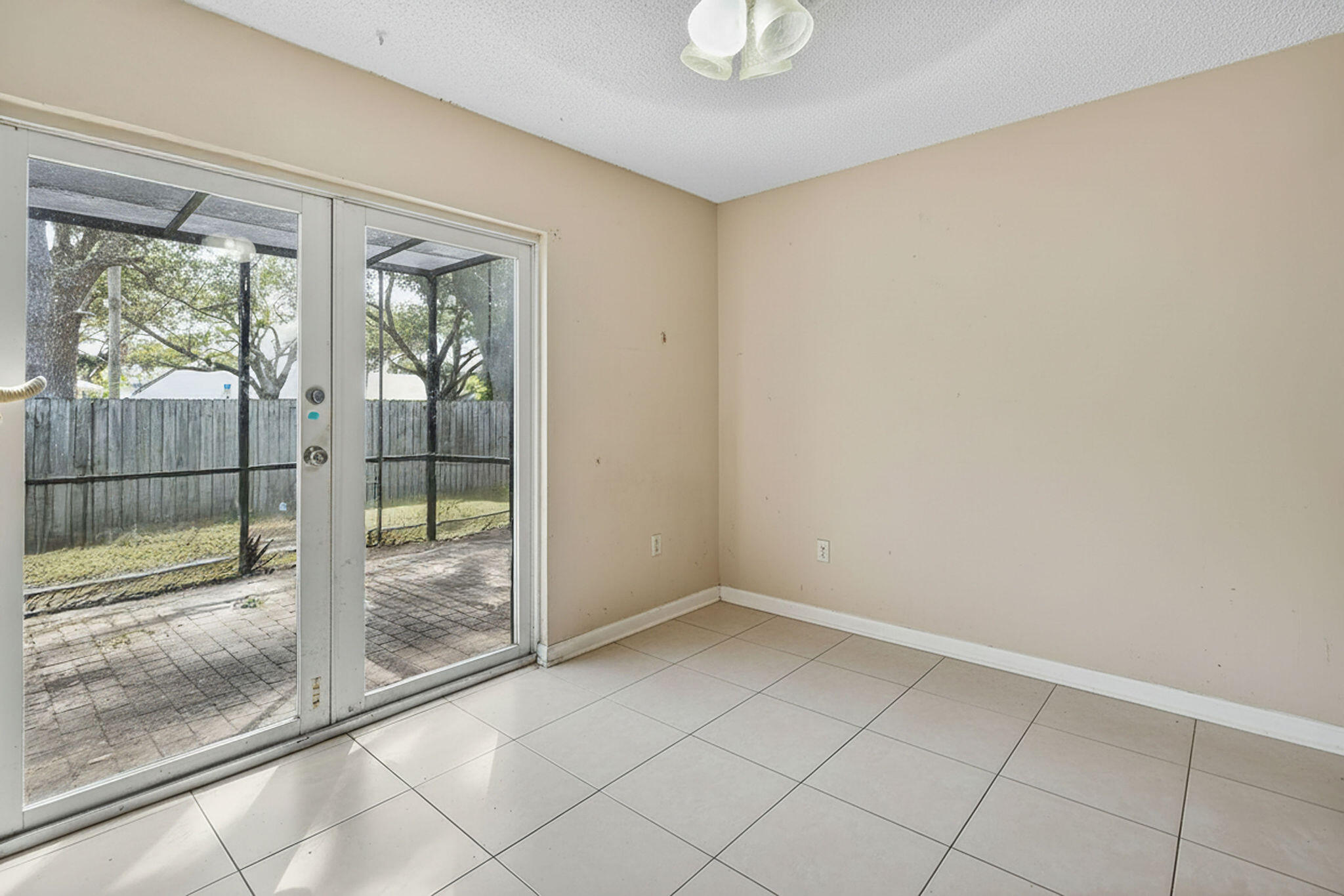 184 Greentree Circle