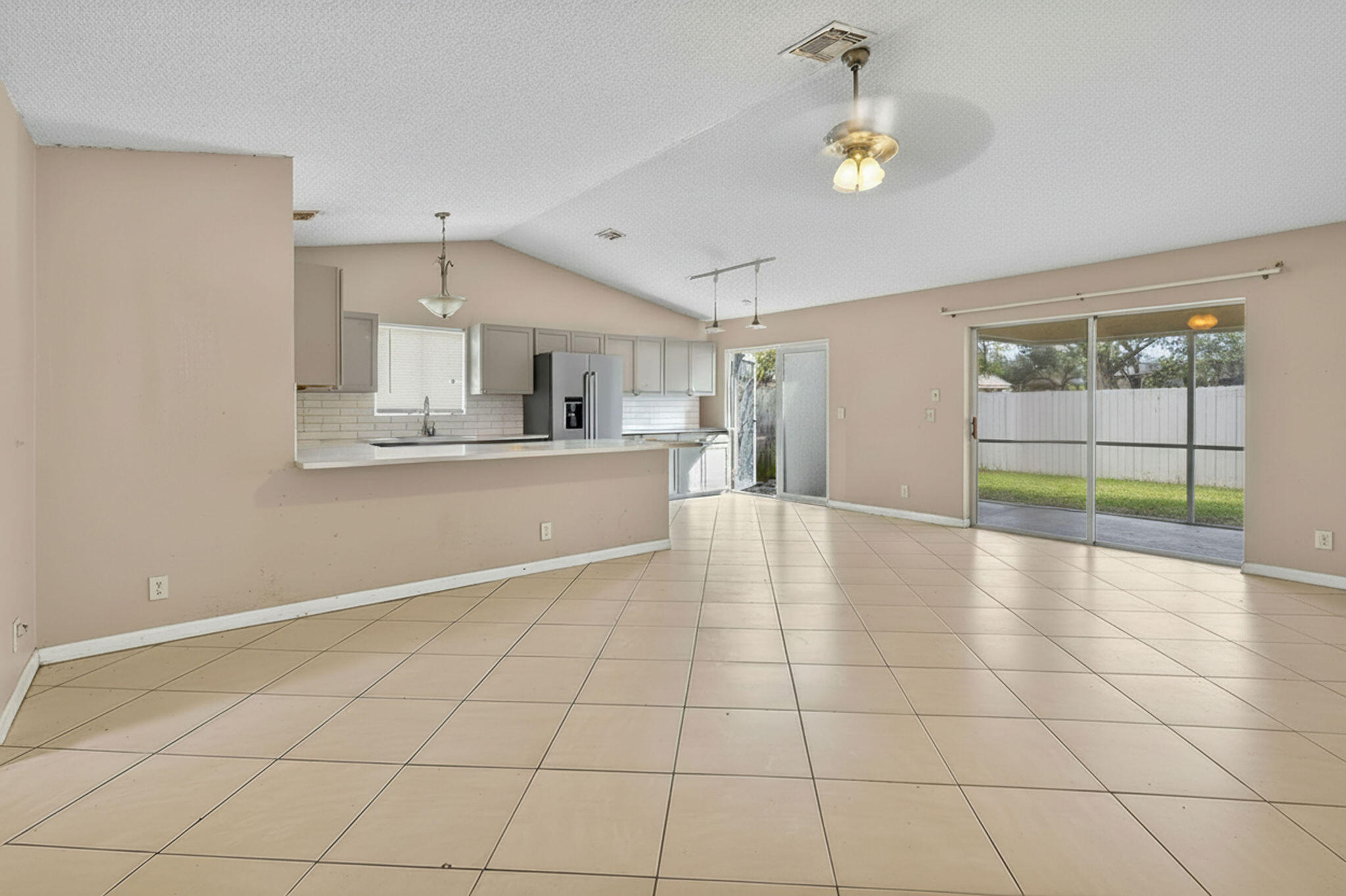 184 Greentree Circle