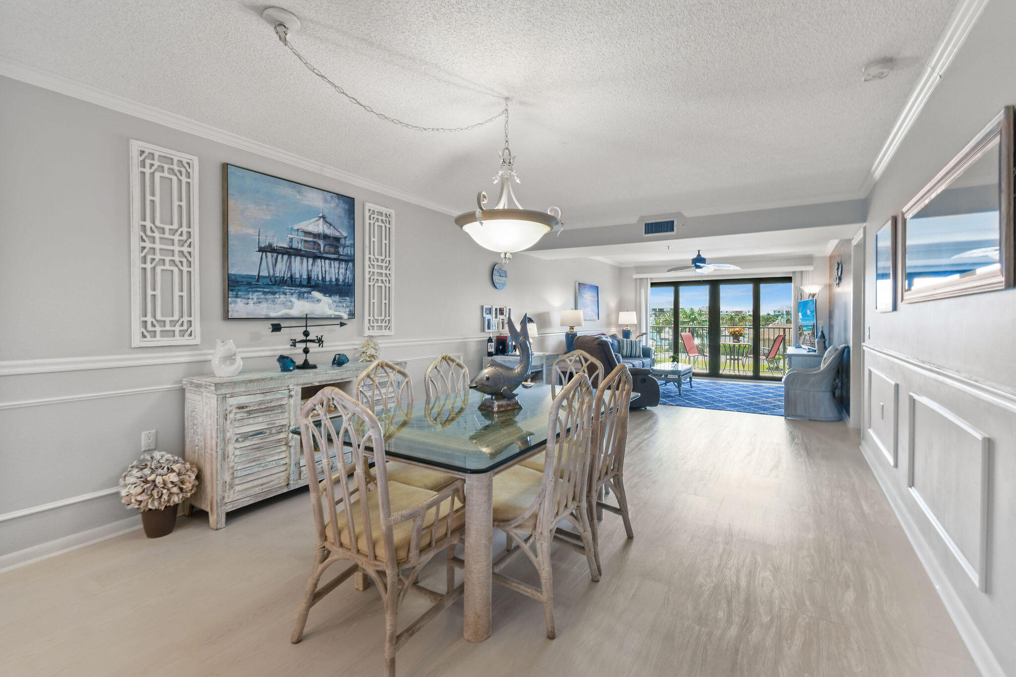 601 Seafarer Circle 304