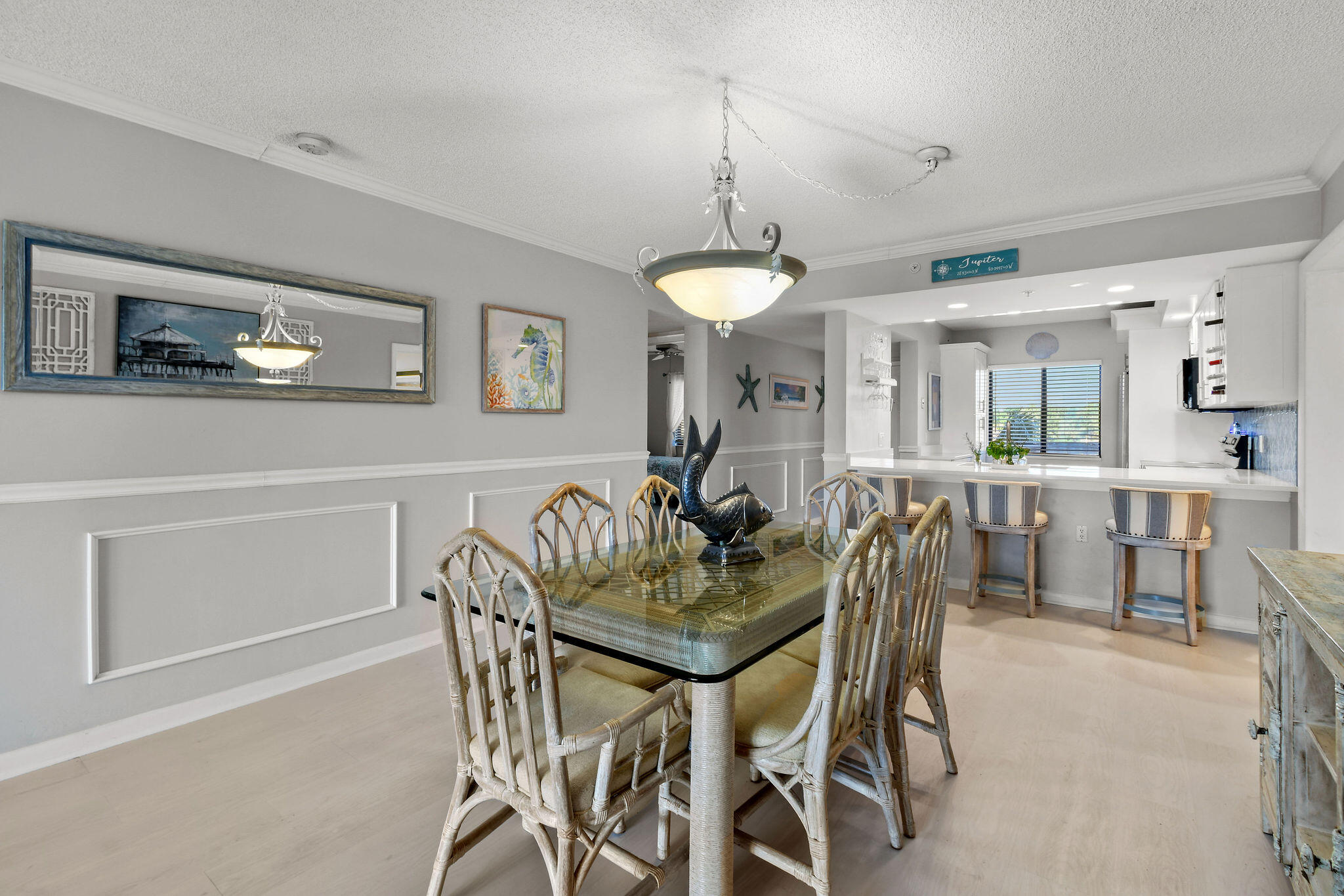 601 Seafarer Circle 304