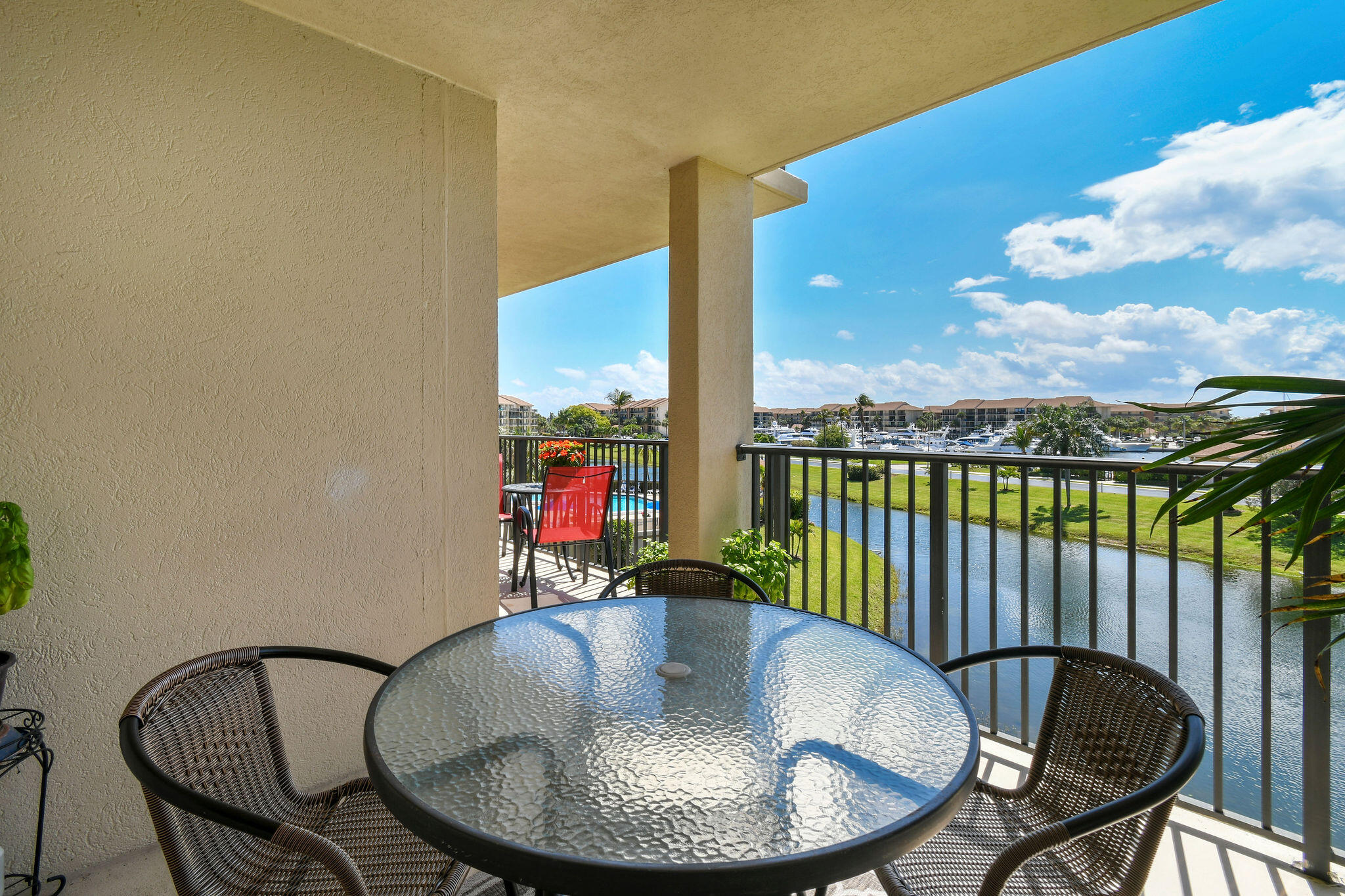 601 Seafarer Circle 304