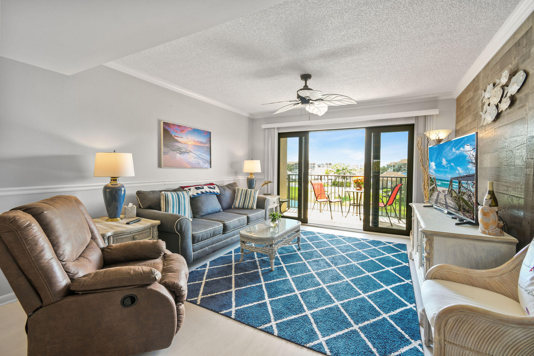 601 Seafarer Circle 304