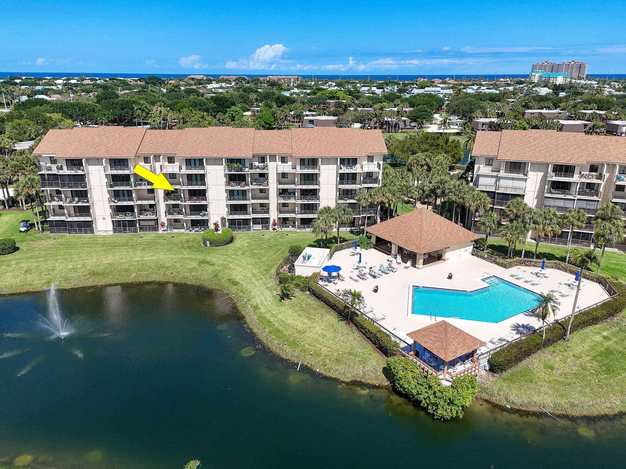 601 Seafarer Circle 304