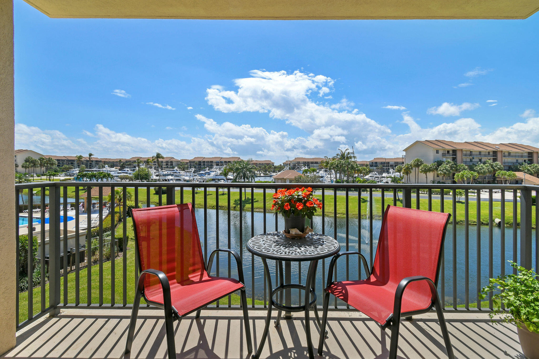 601 Seafarer Circle 304