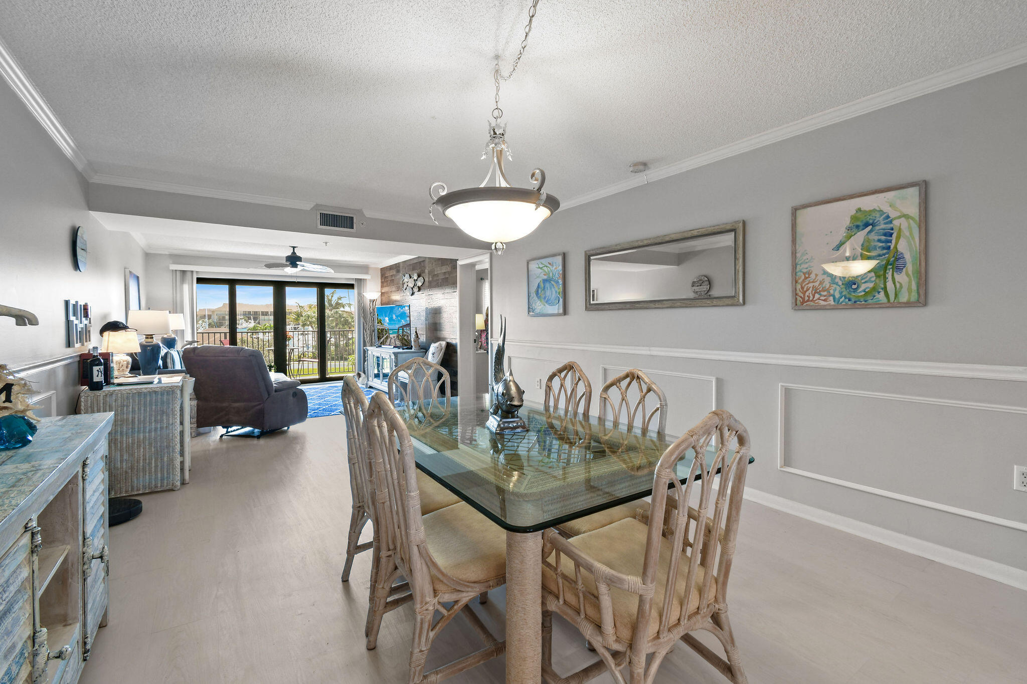 601 Seafarer Circle 304