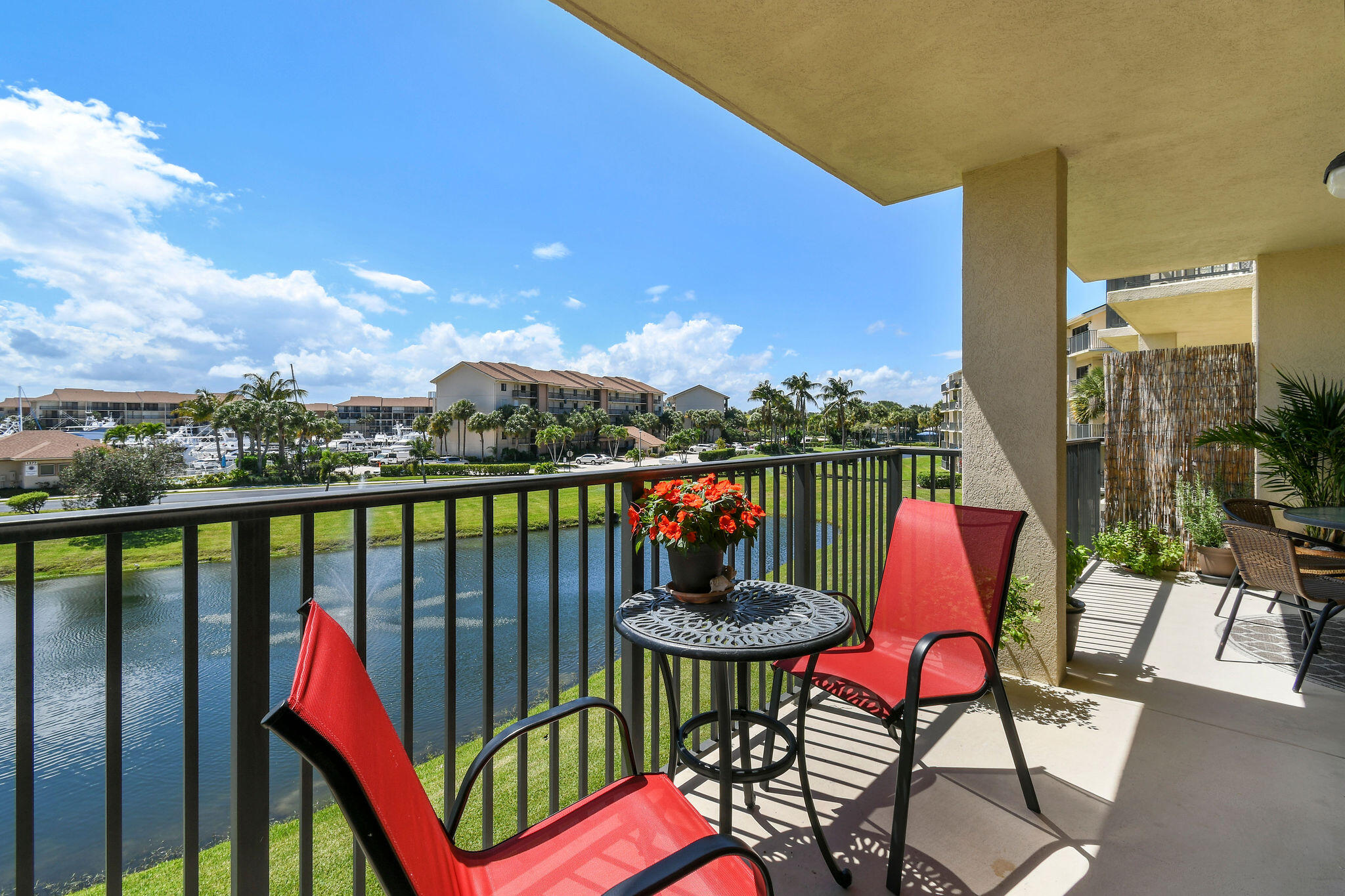601 Seafarer Circle 304