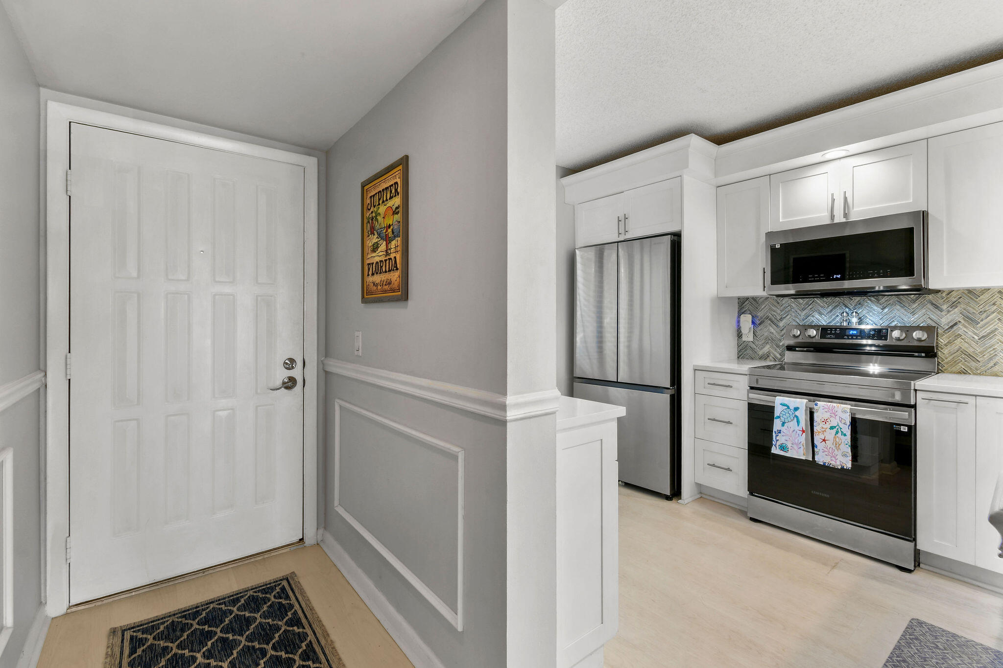 601 Seafarer Circle 304