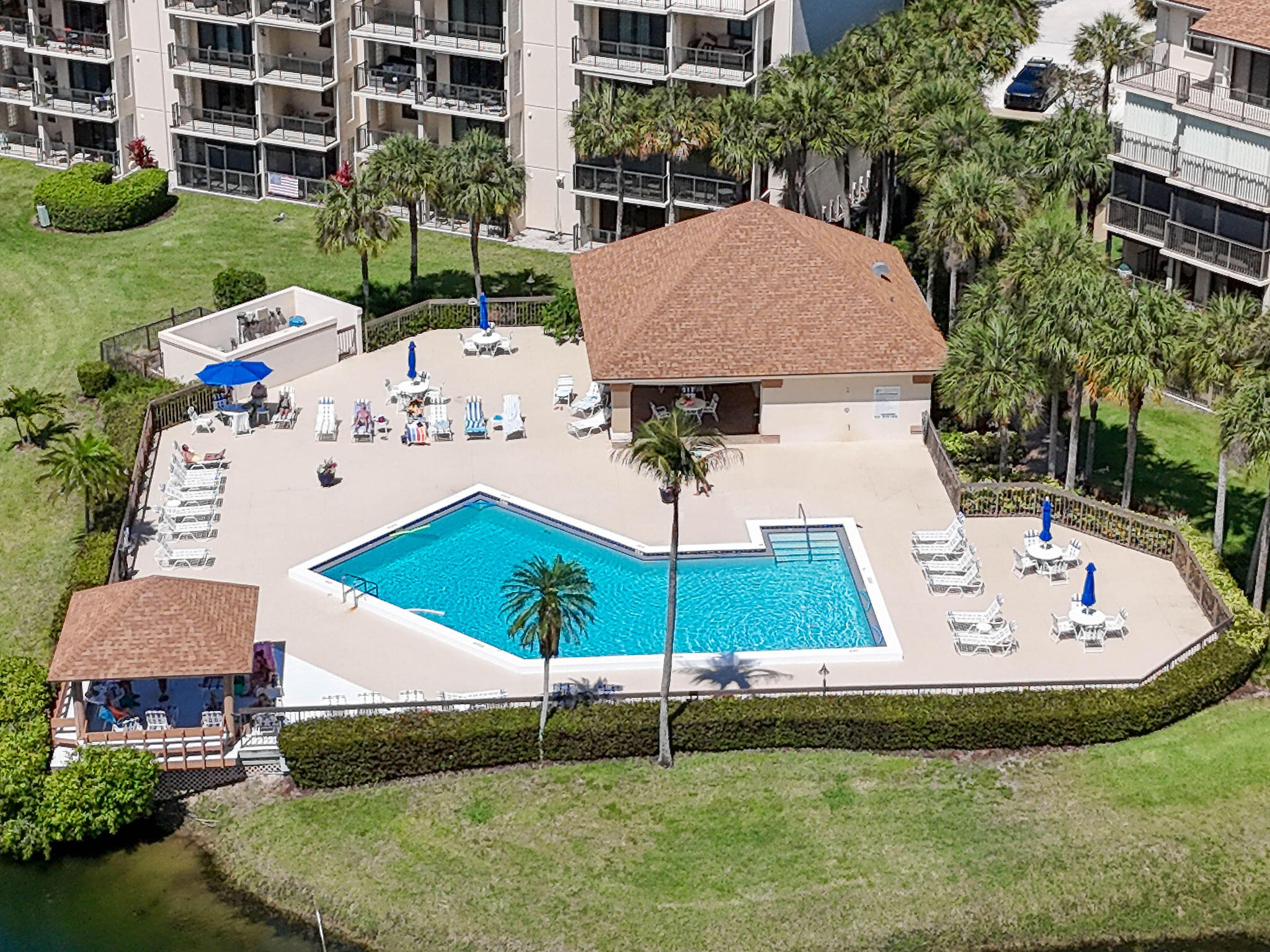 601 Seafarer Circle 304