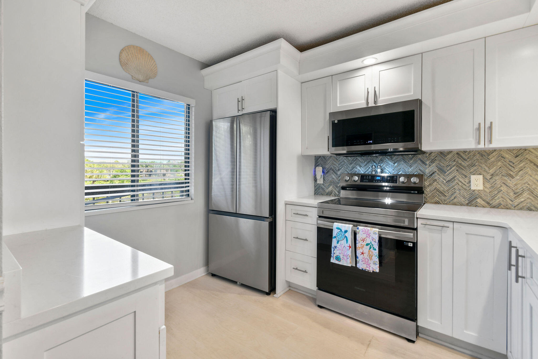 601 Seafarer Circle 304