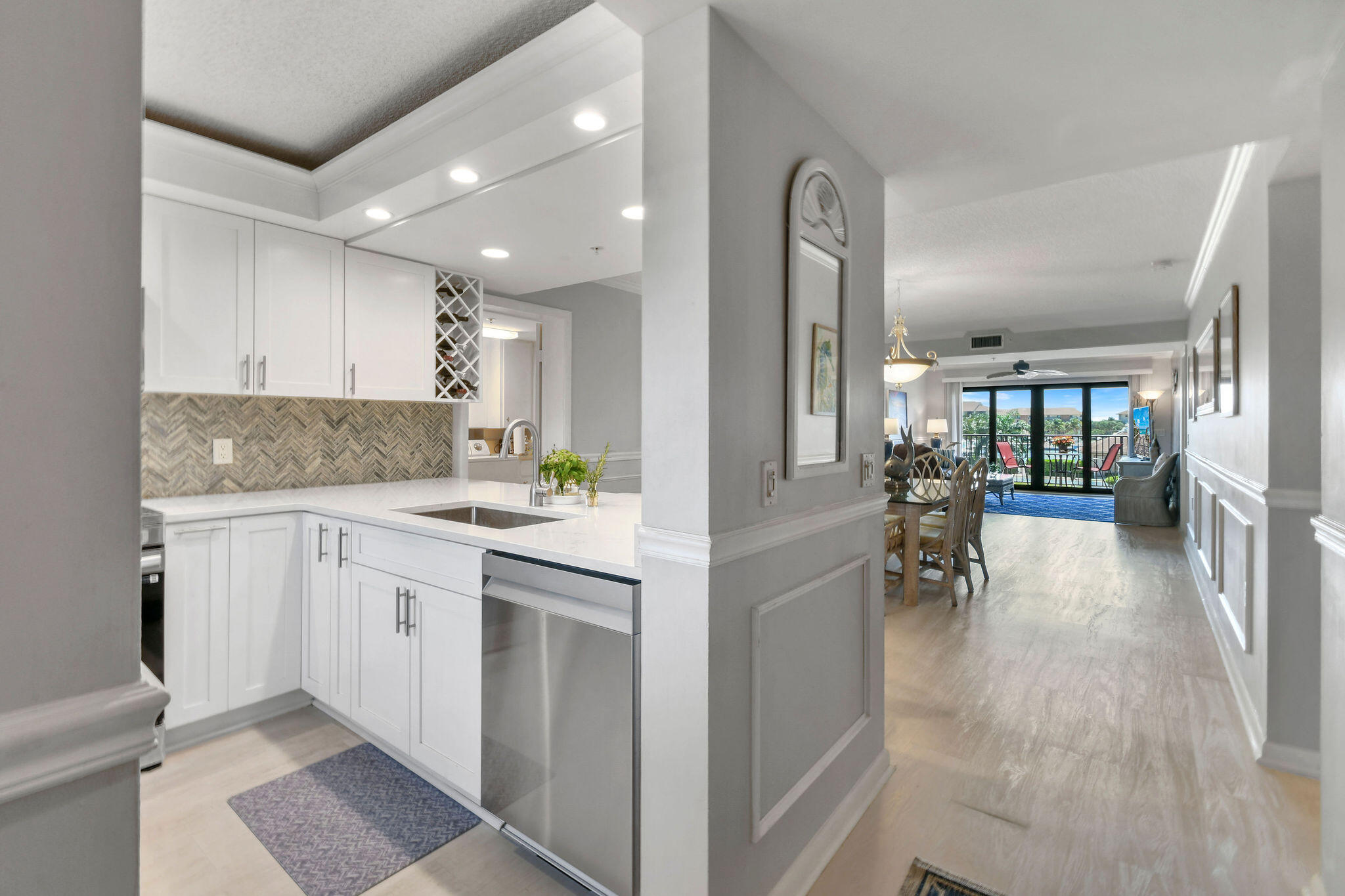 601 Seafarer Circle 304