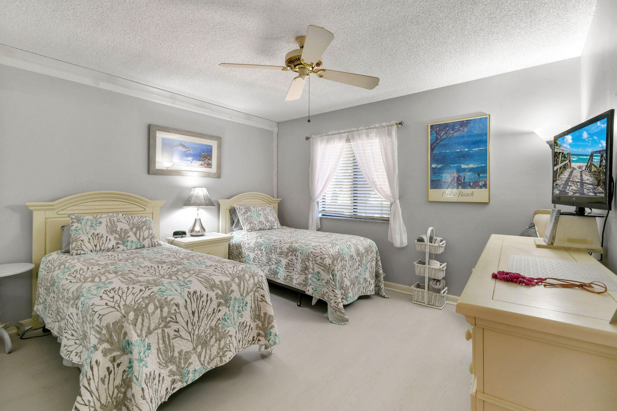 601 Seafarer Circle 304