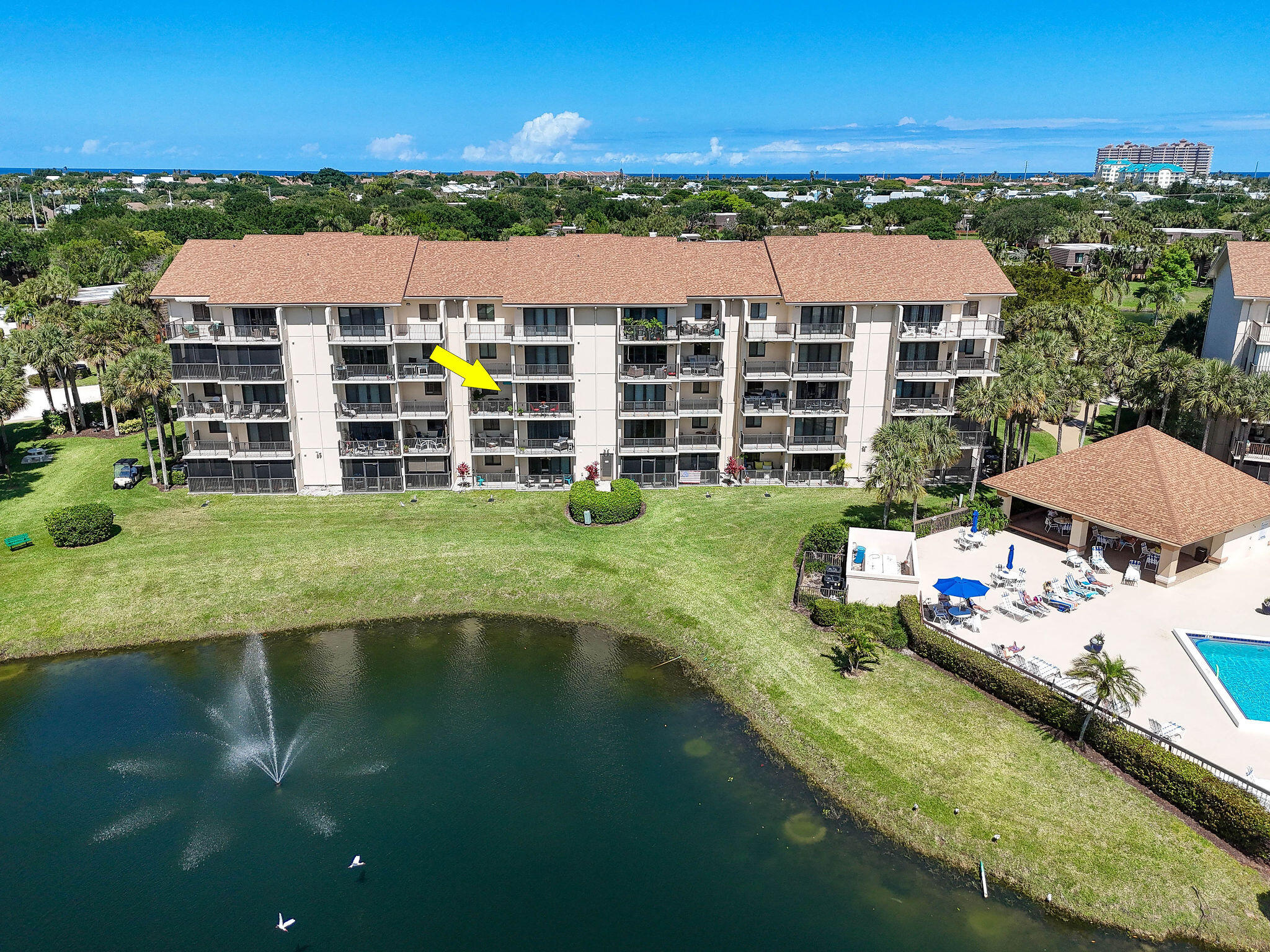 601 Seafarer Circle 304