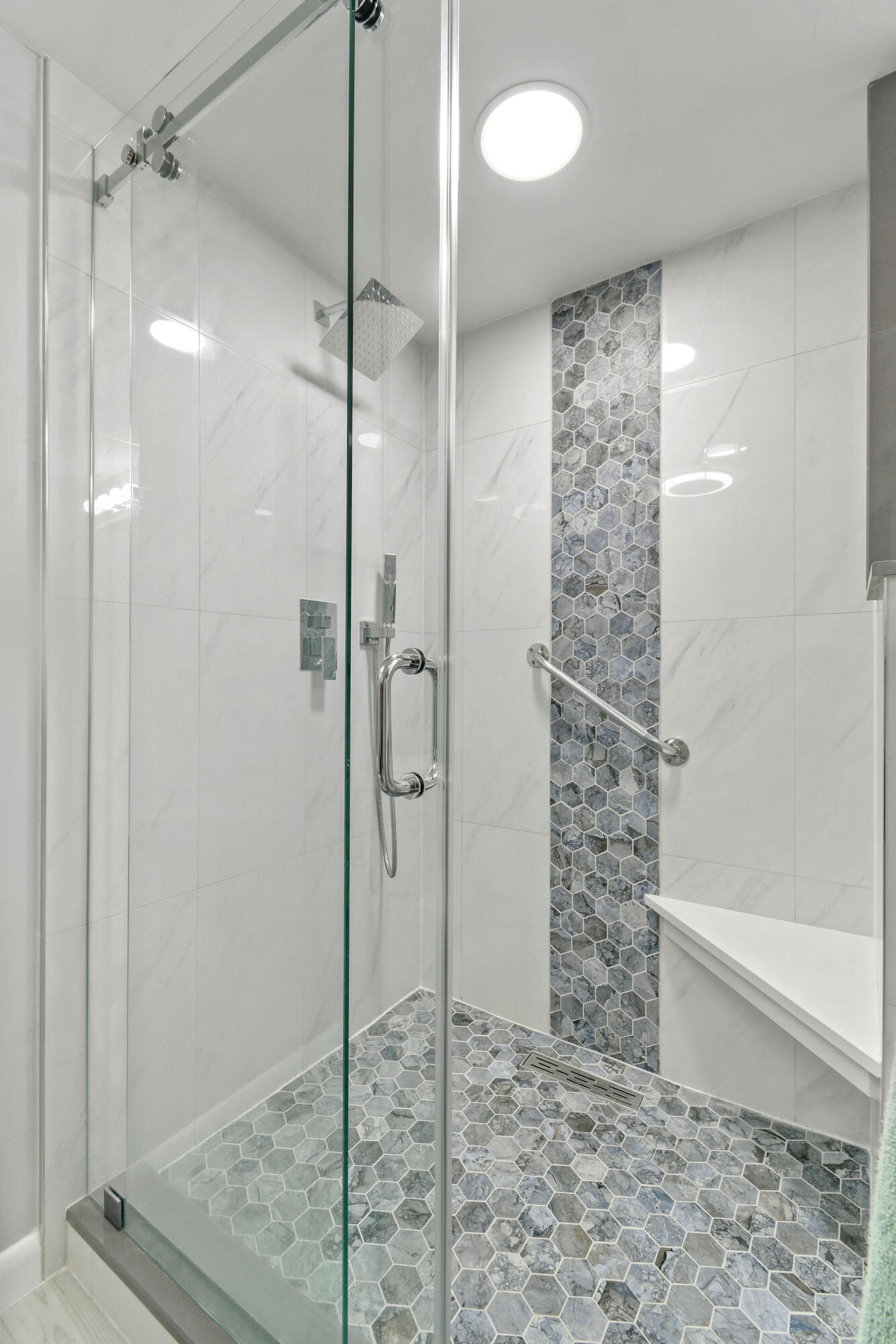 601 Seafarer Circle 304