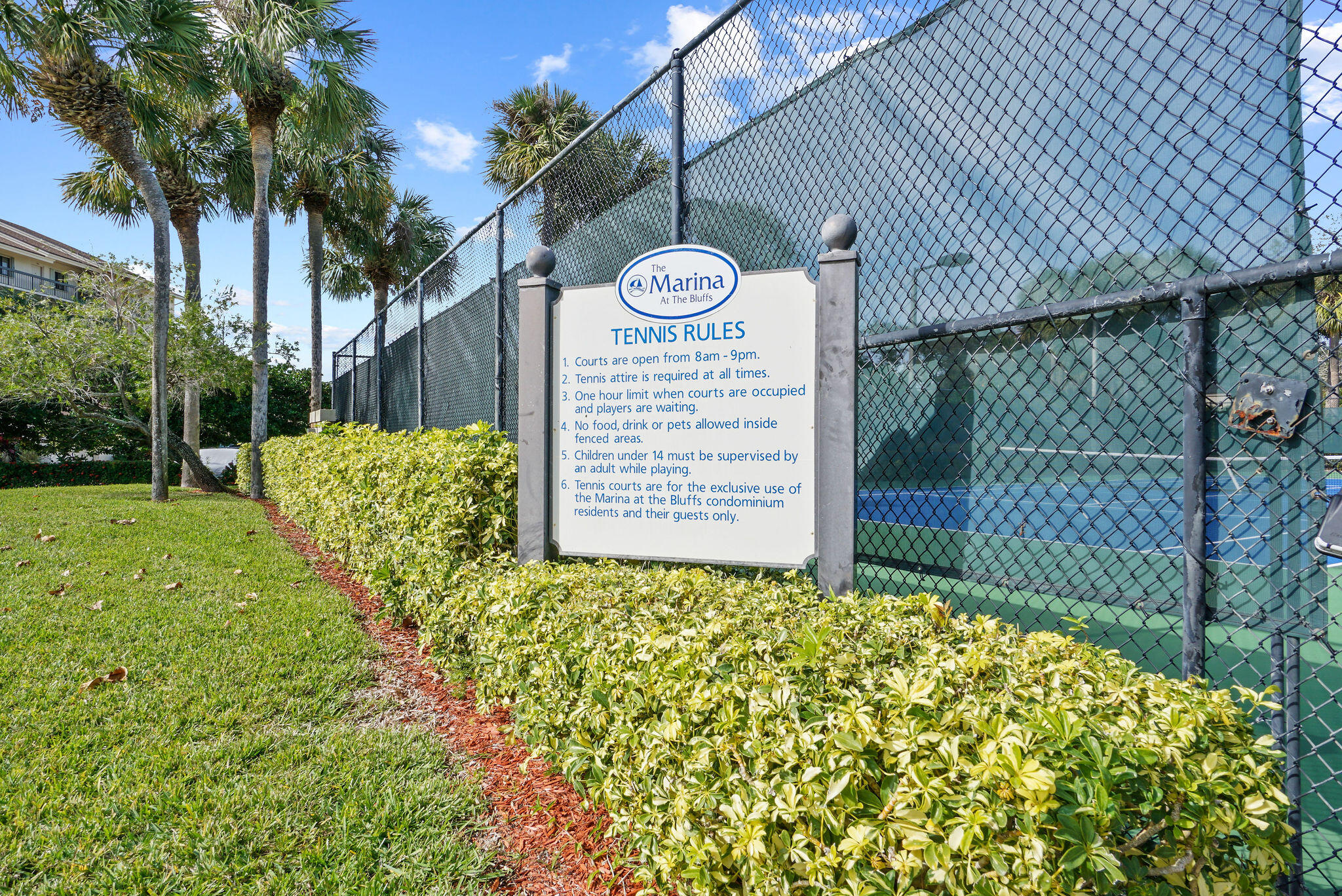 601 Seafarer Circle 304