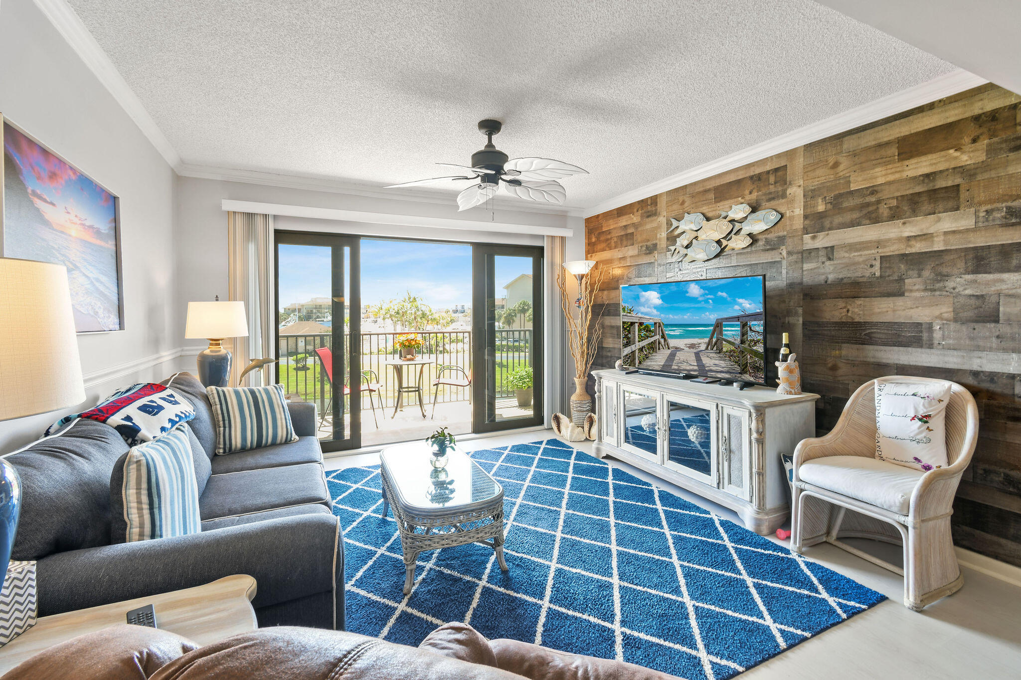 601 Seafarer Circle 304