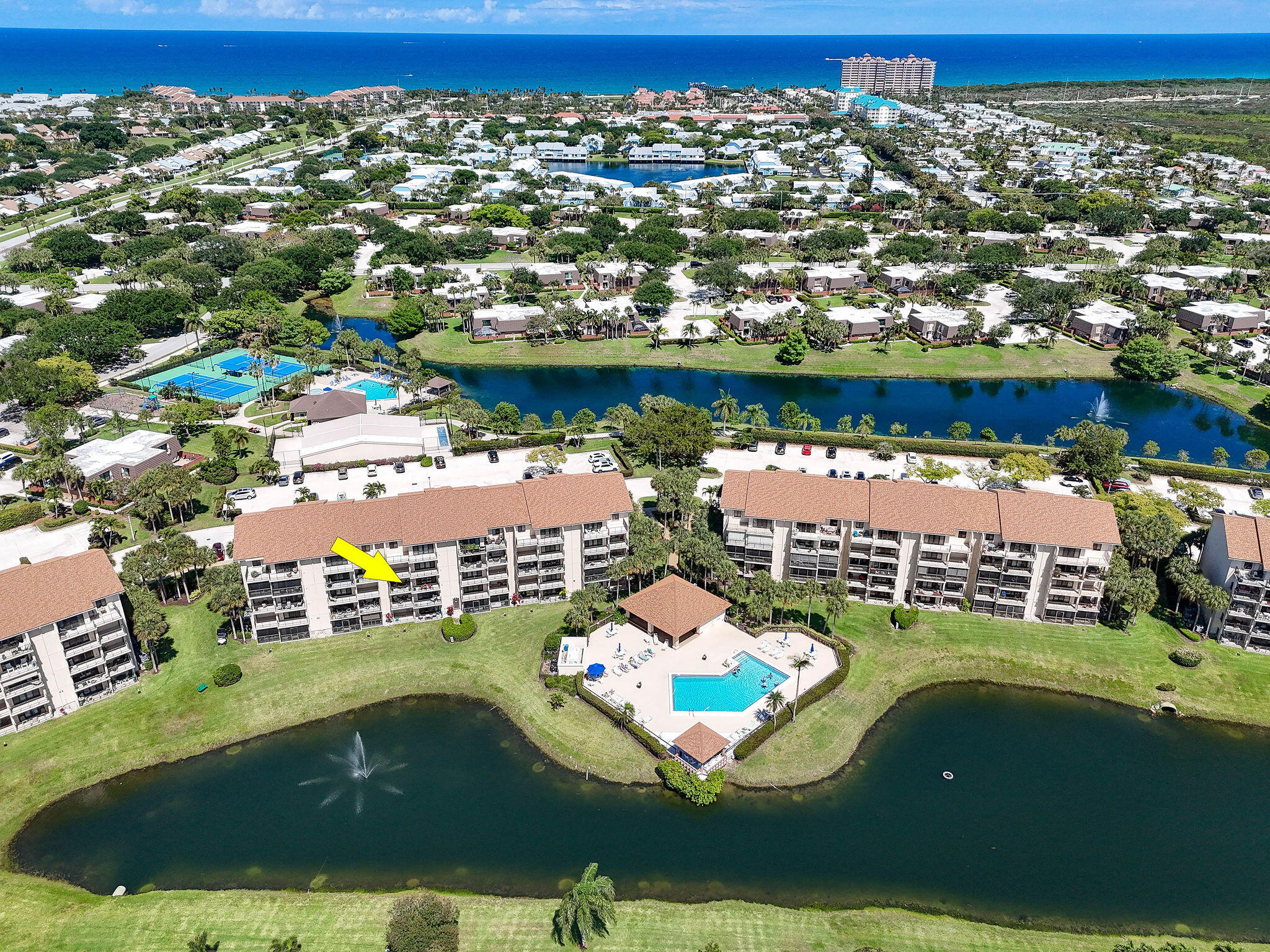 601 Seafarer Circle 304