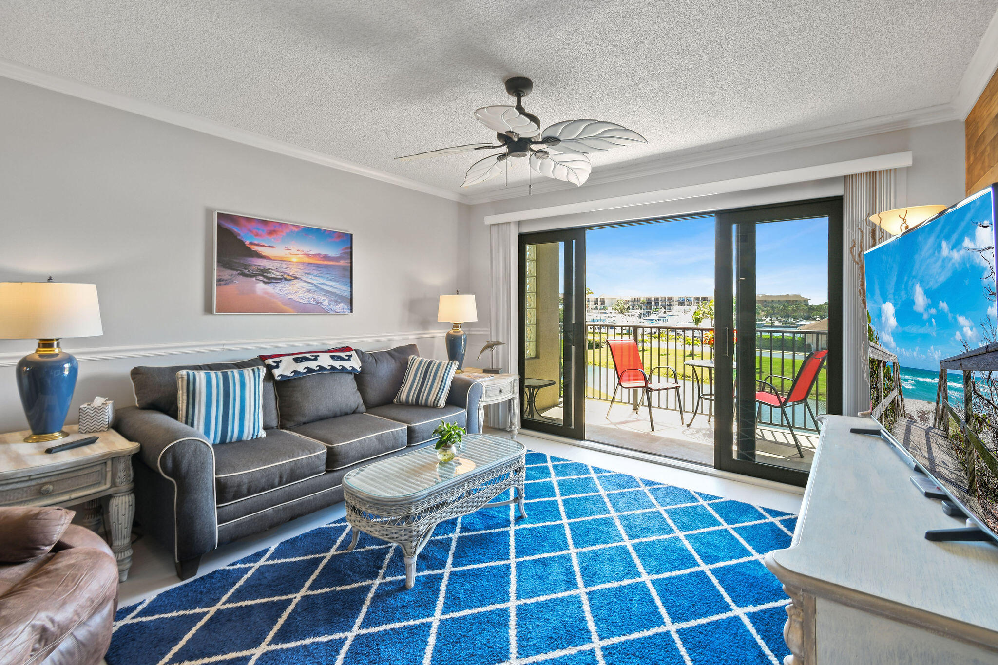 601 Seafarer Circle 304