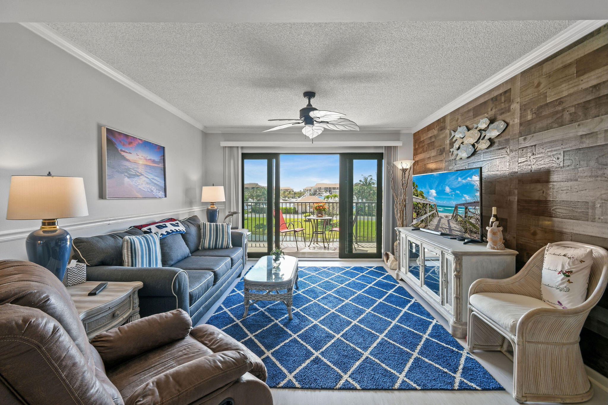 601 Seafarer Circle 304