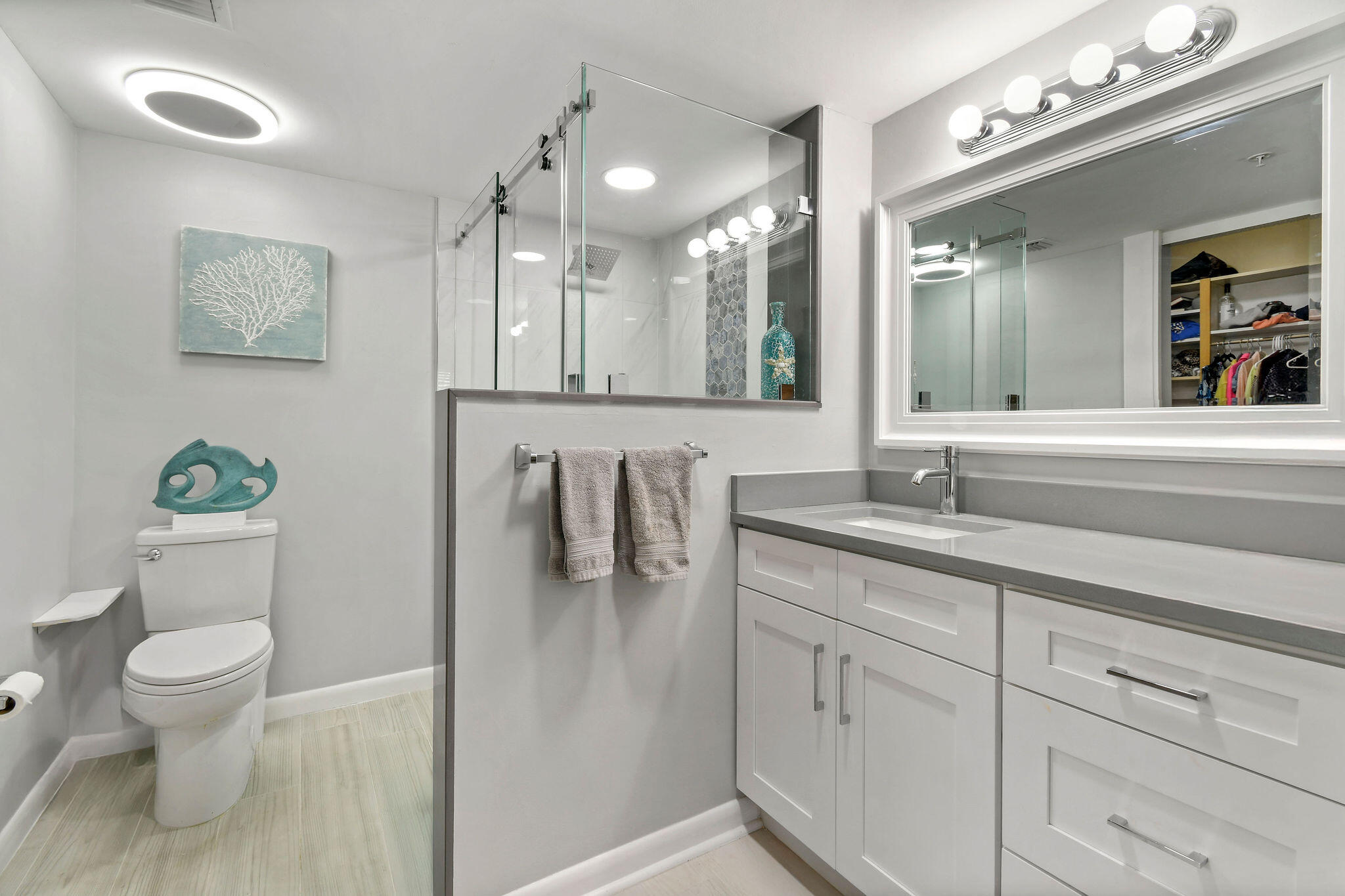 601 Seafarer Circle 304