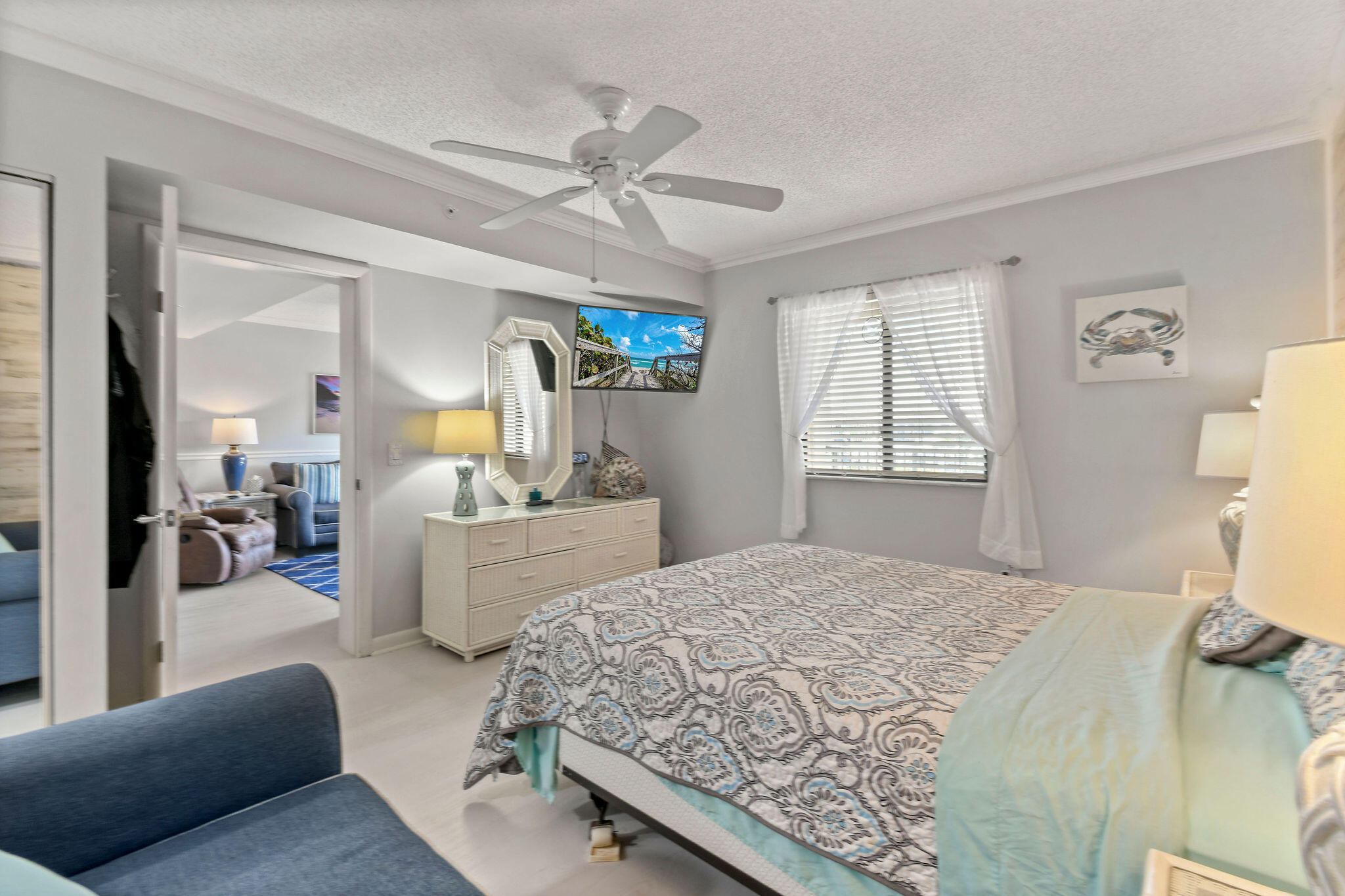 601 Seafarer Circle 304