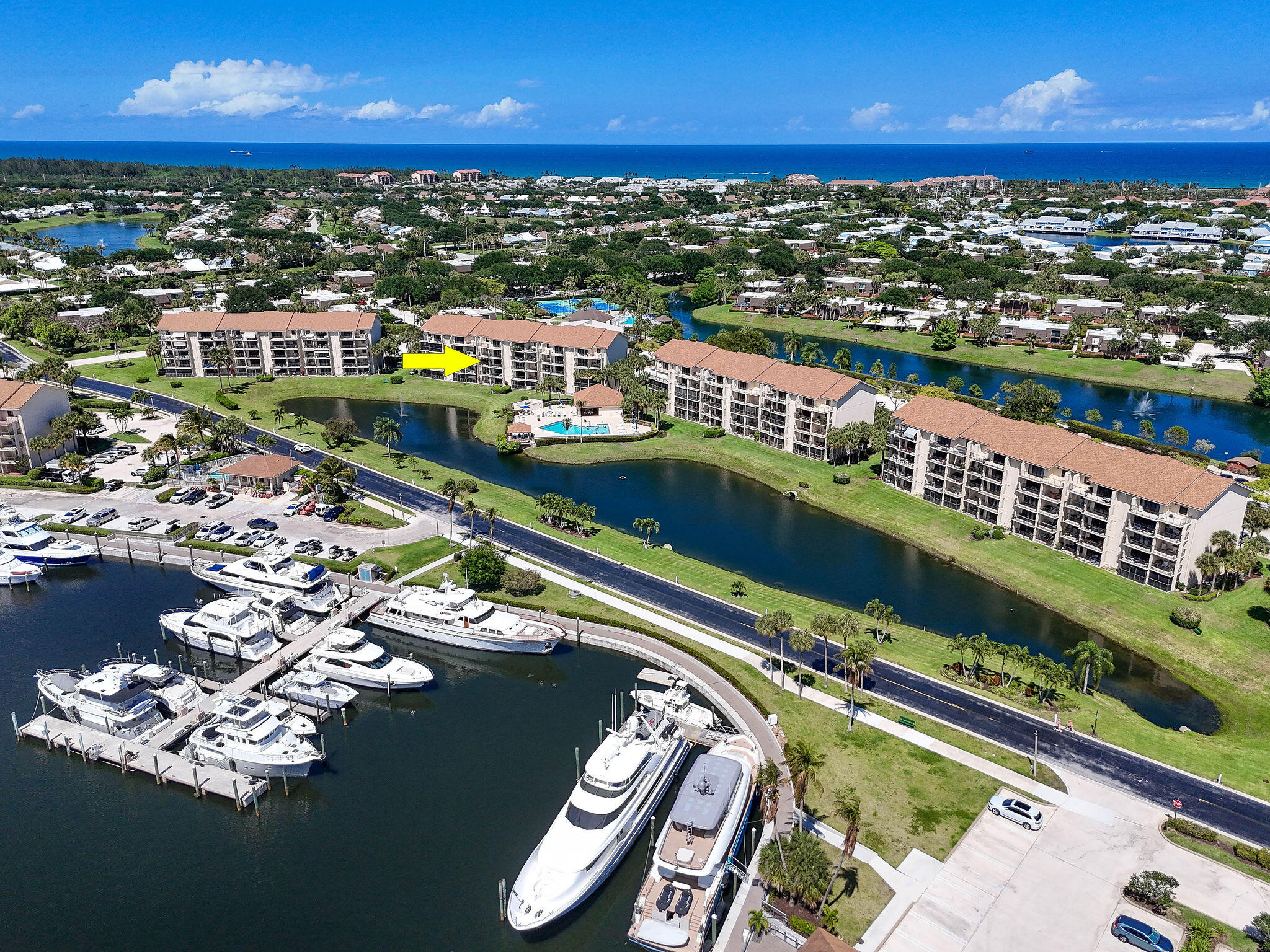 601 Seafarer Circle 304