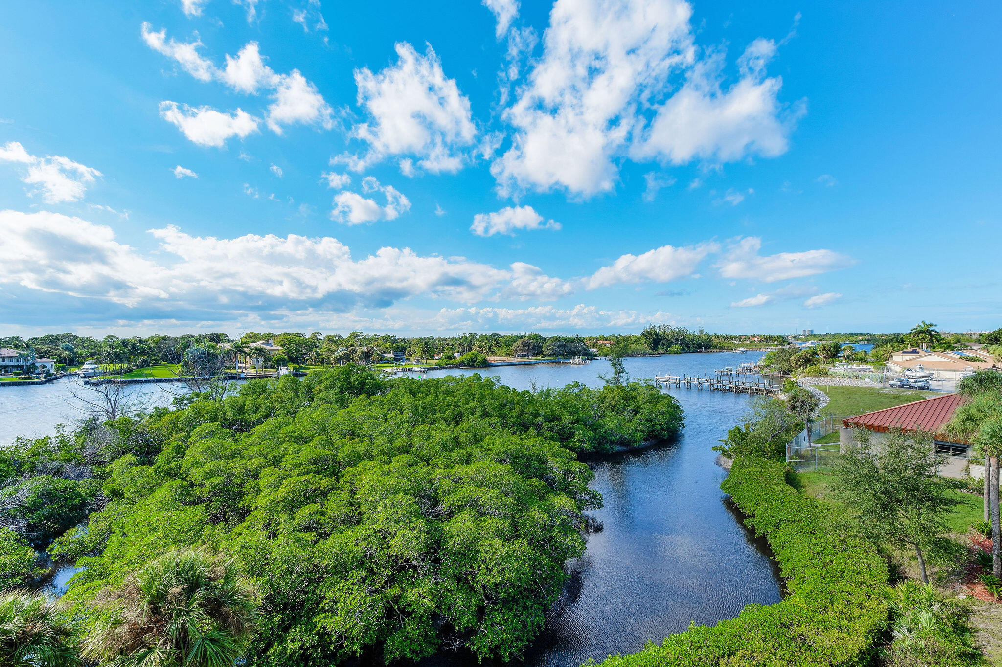 601 Seafarer Circle 304