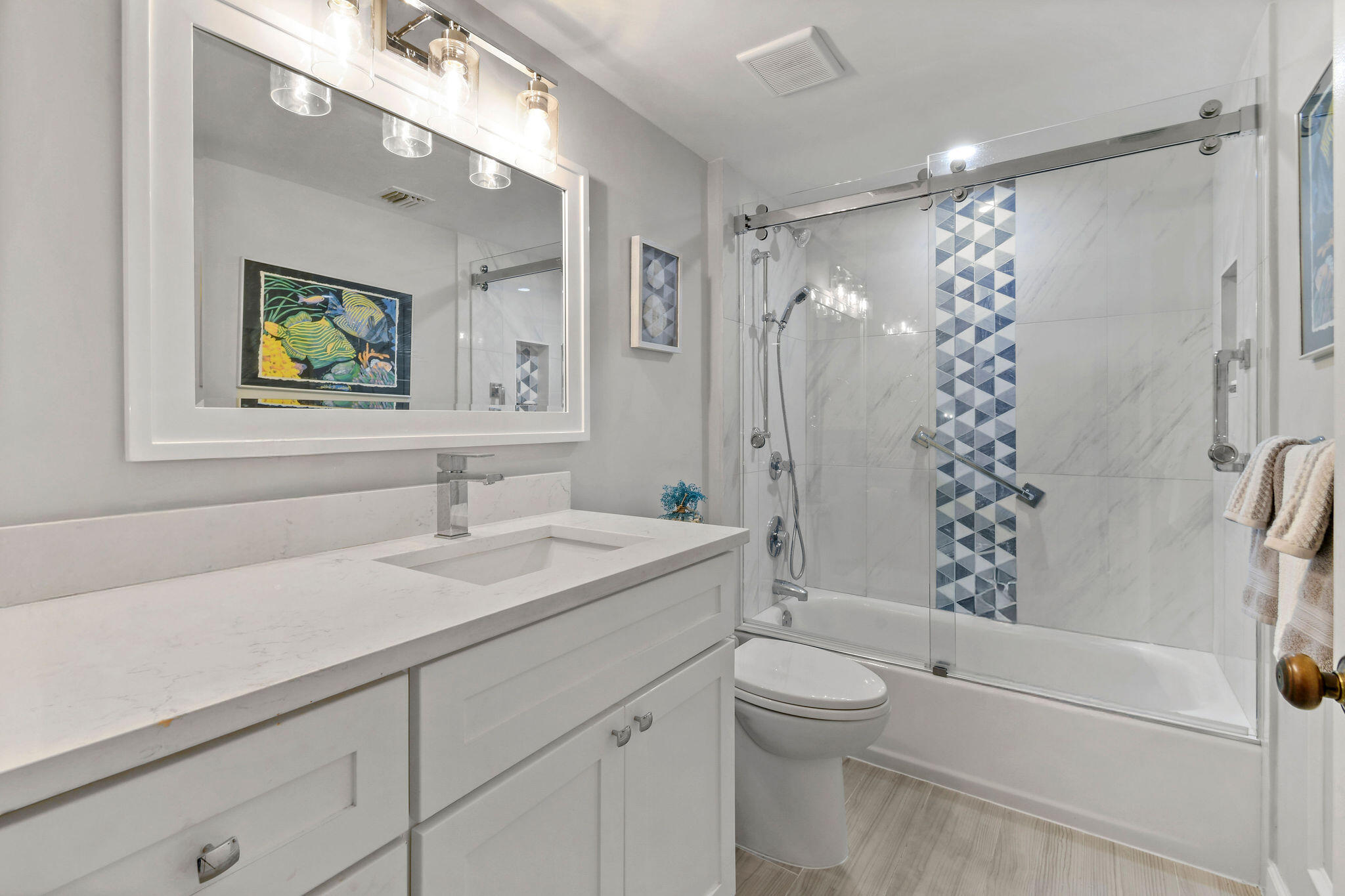 601 Seafarer Circle 304