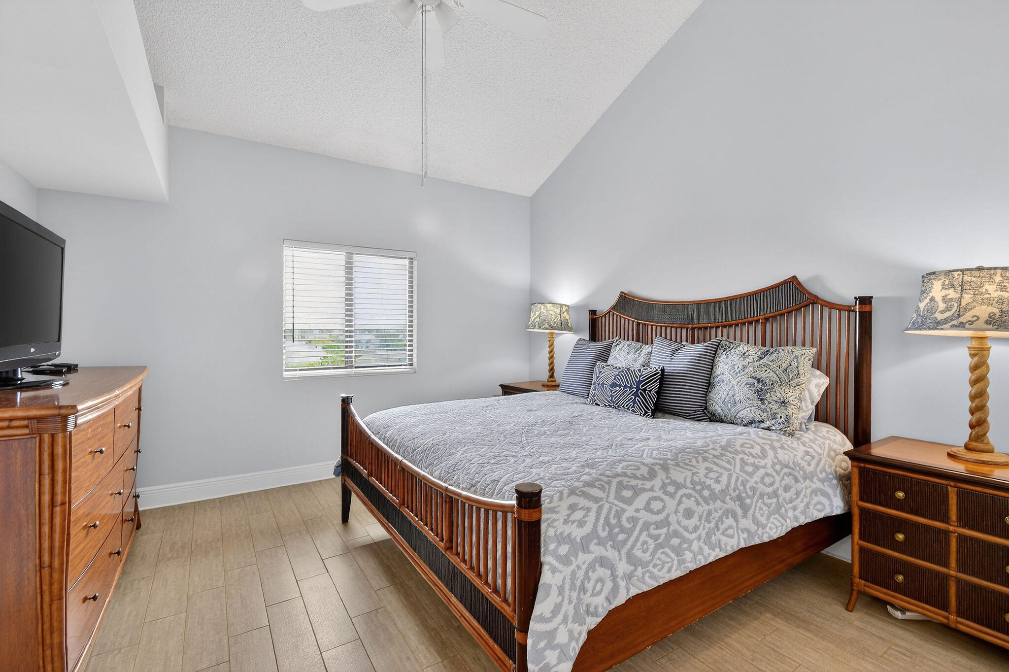 101 Ocean Bluffs Boulevard 504