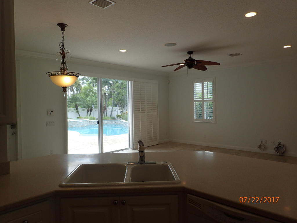 2577 E Community Drive