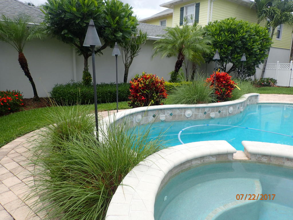 2577 E Community Drive