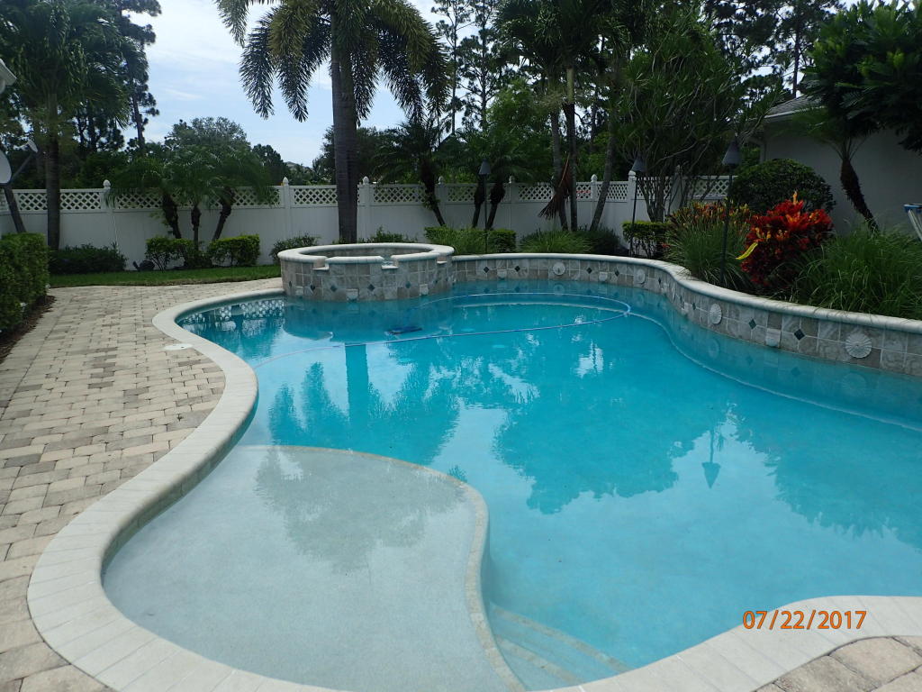 2577 E Community Drive