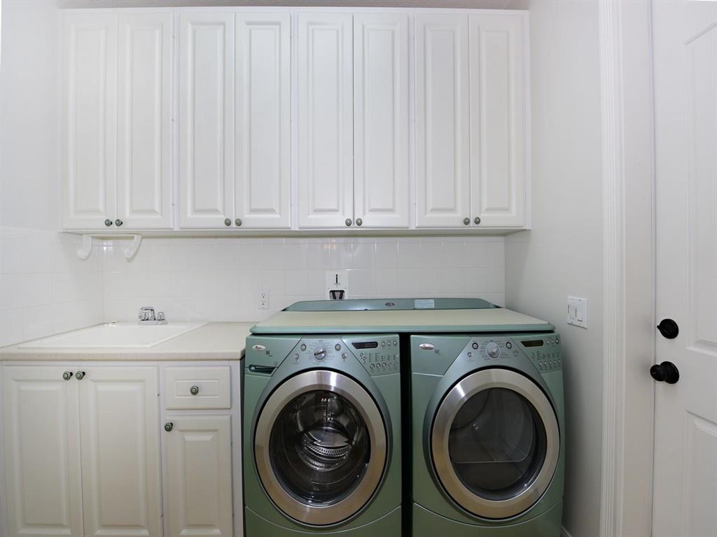 1727 W Community Drive