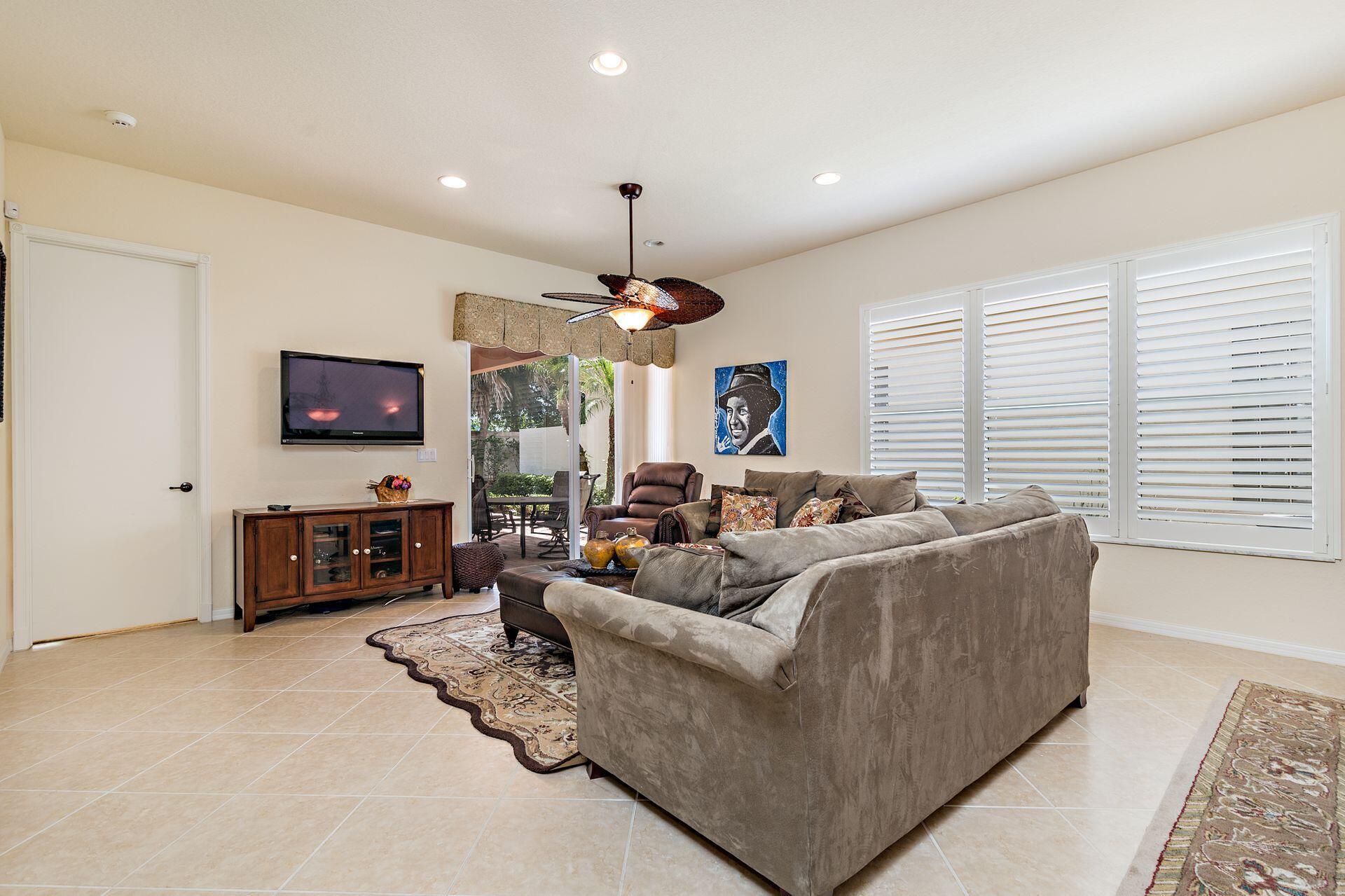 177 Isle Verde Way