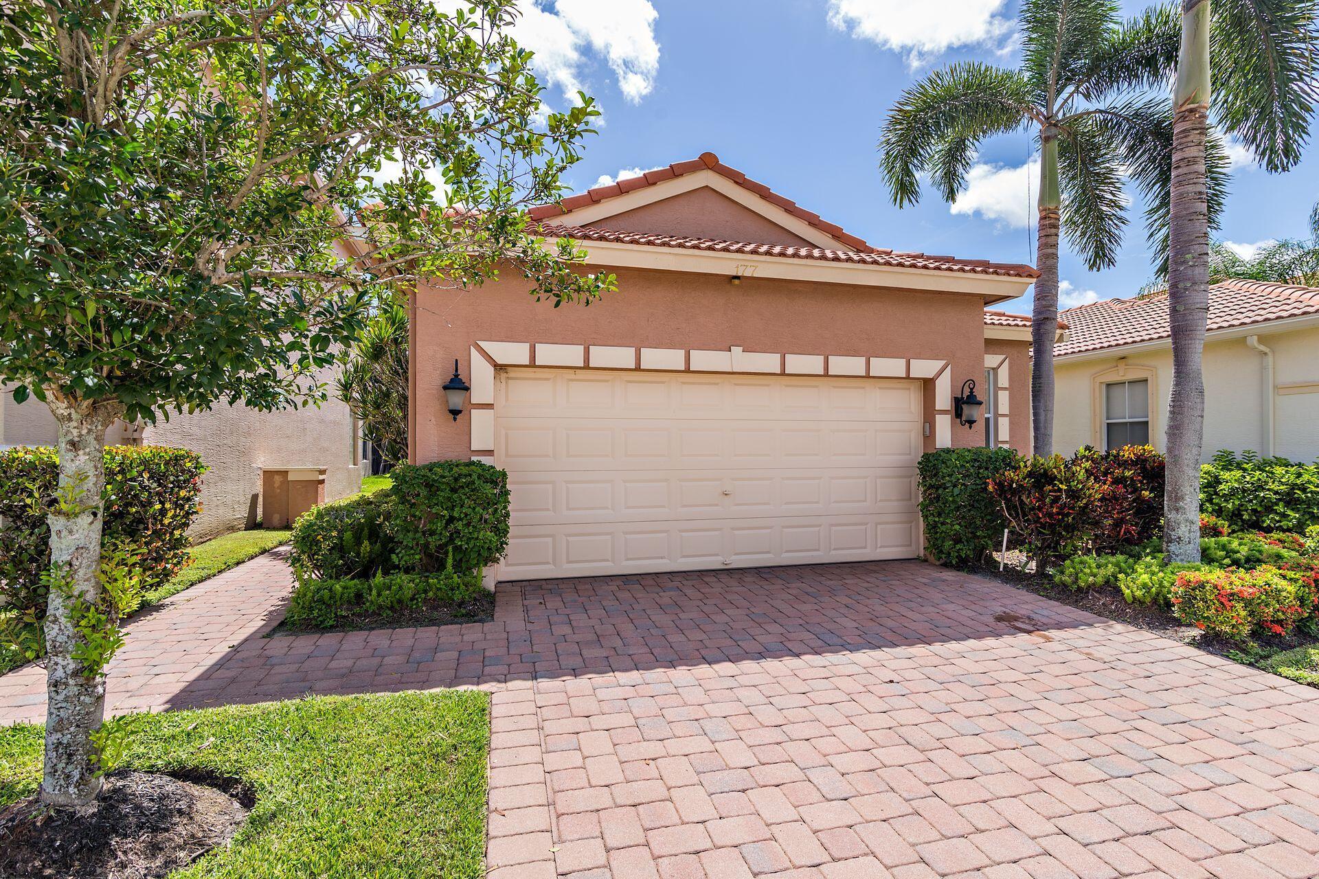 177 Isle Verde Way