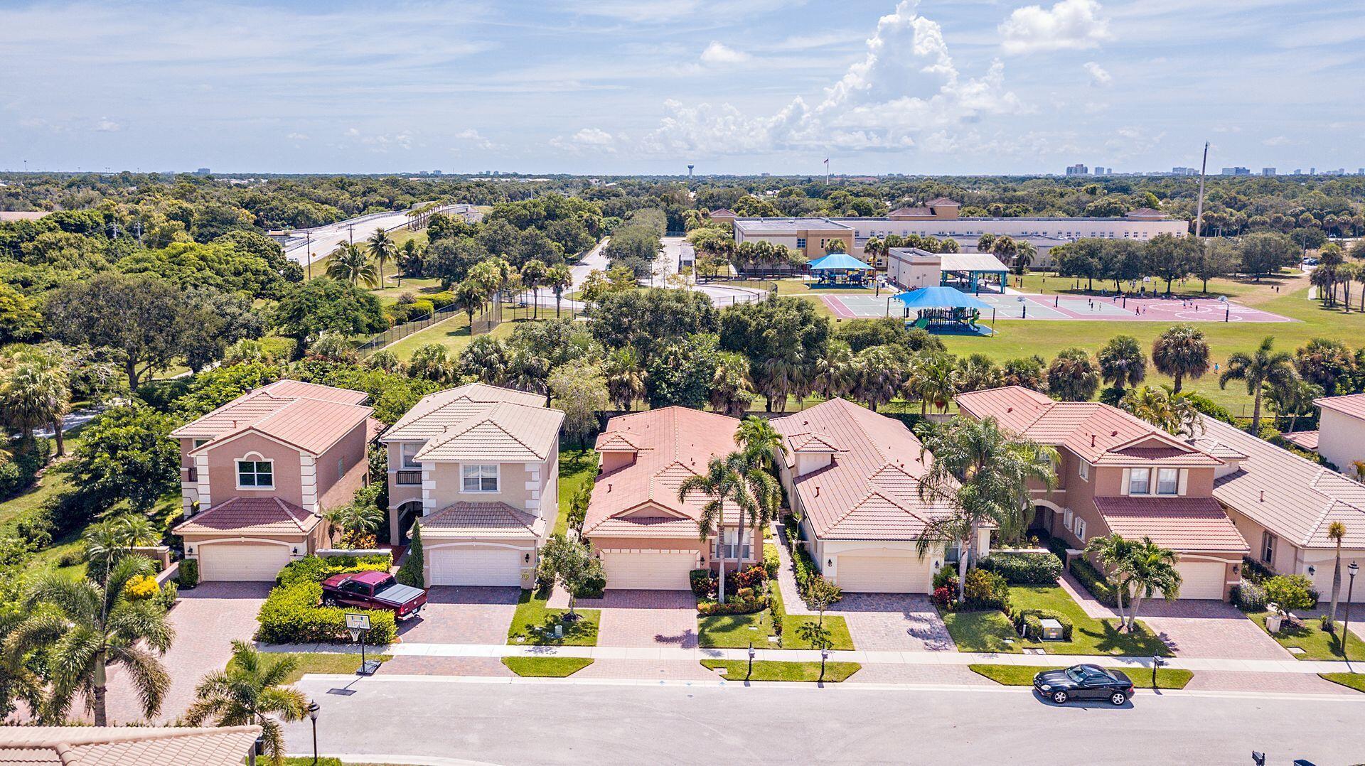 177 Isle Verde Way