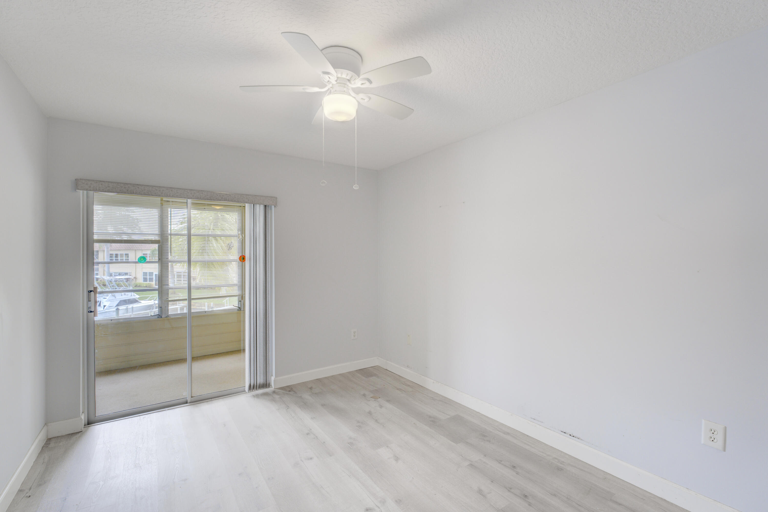 2600 S Kanner Highway V8